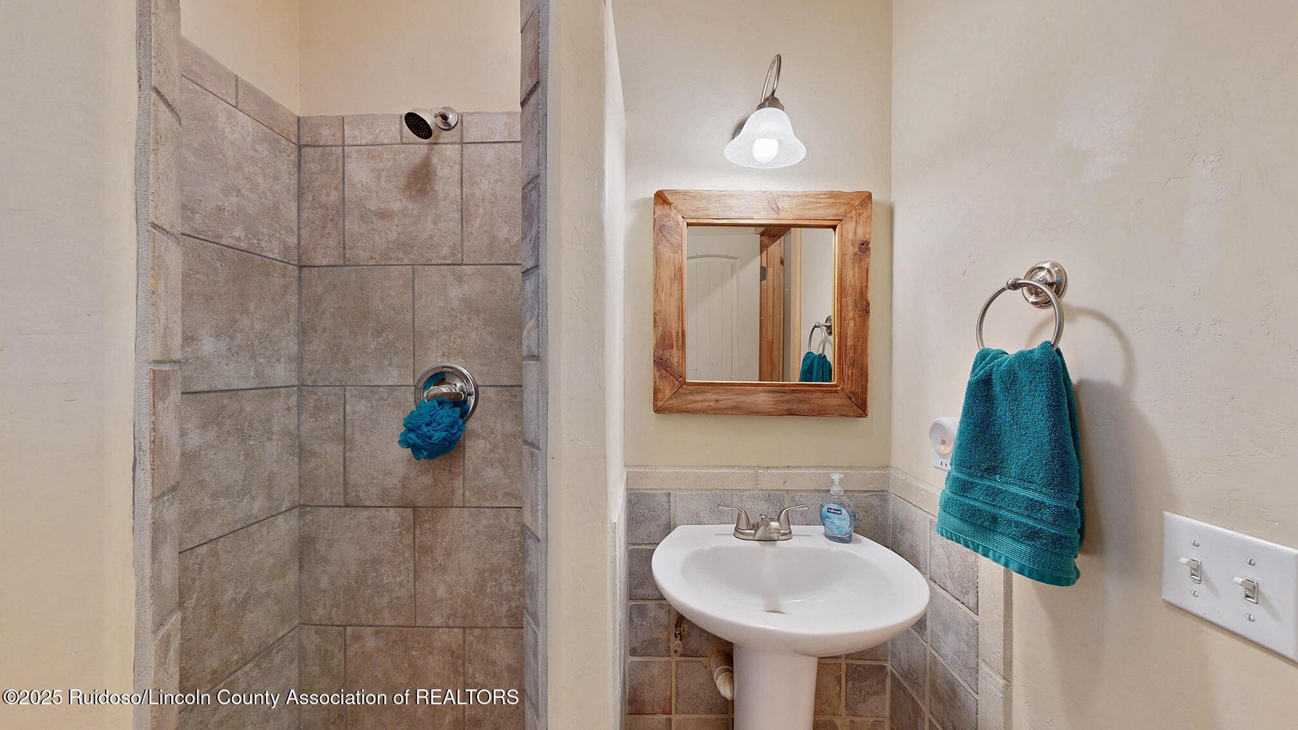 Ruidoso, New Mexico, 88345, United States, 3 Bedrooms Bedrooms, ,3 BathroomsBathrooms,Residential,For Sale,1840325