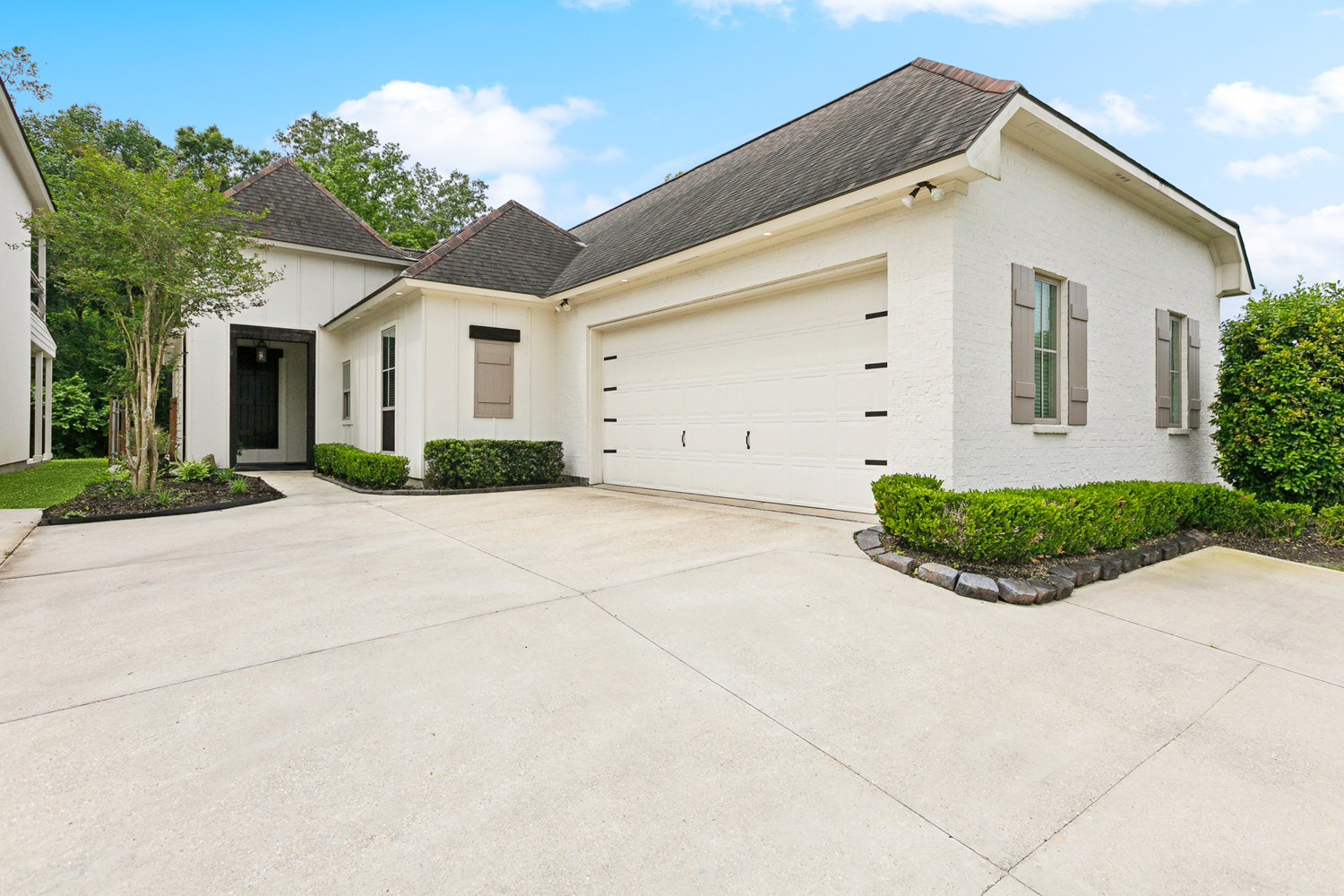 Baton Rouge, Louisiana, 70817, United States, 4 Bedrooms Bedrooms, ,4 BathroomsBathrooms,Residential,For Sale,1804981