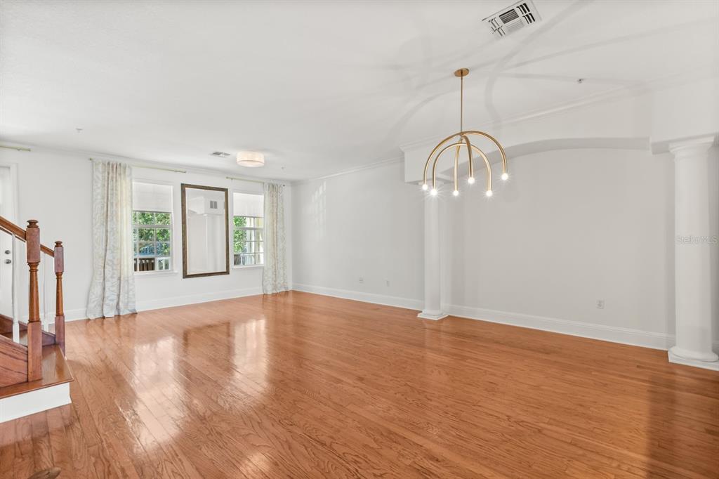 Orlando, Florida, 32814, United States, 4 Bedrooms Bedrooms, ,5 BathroomsBathrooms,Residential,For Sale,1901363