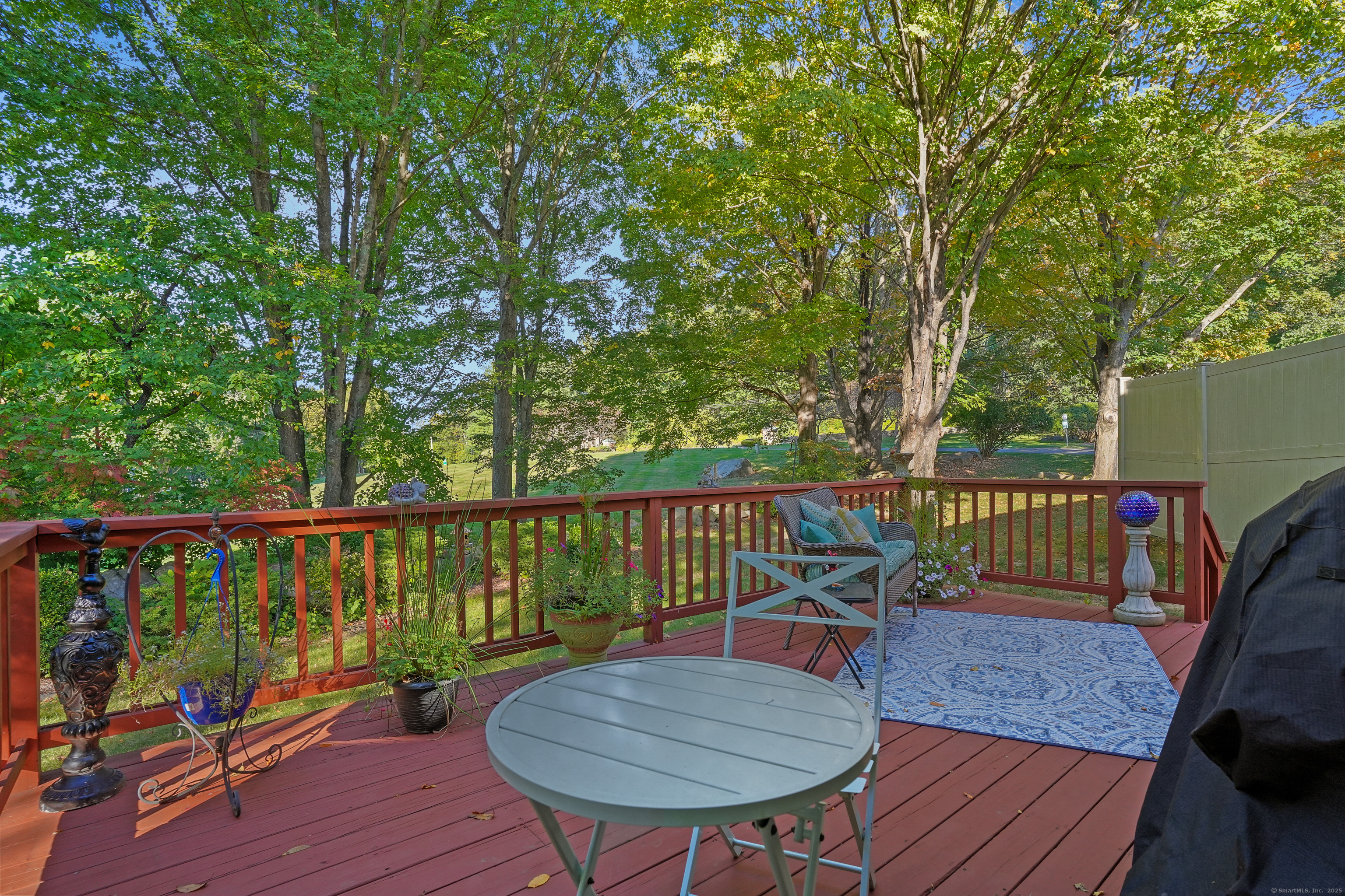 New Milford, Connecticut, 06776, United States, 2 Bedrooms Bedrooms, ,3 BathroomsBathrooms,Residential,For Sale,1970230