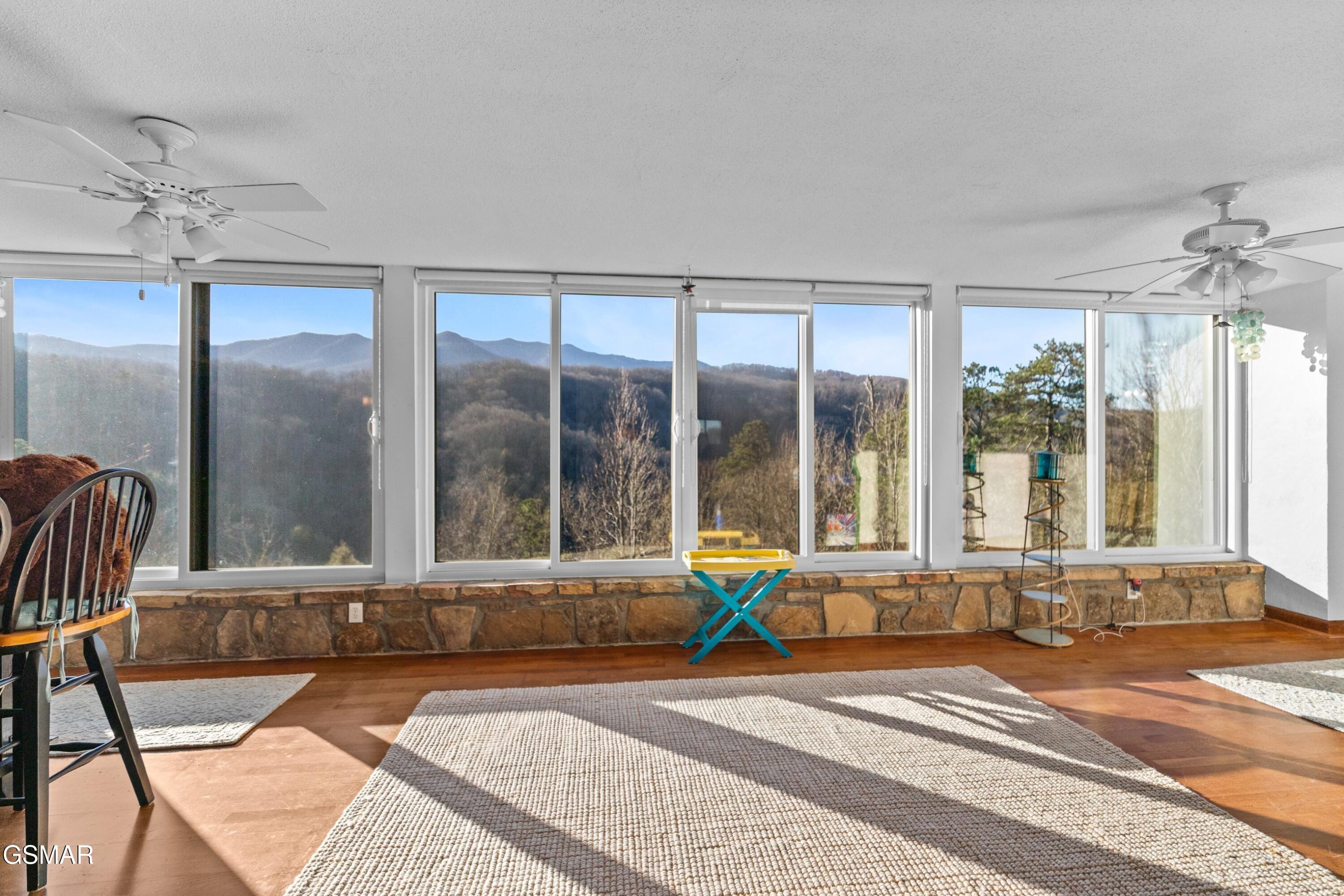 Gatlinburg, Tennessee, 37738, United States, 3 Bedrooms Bedrooms, ,2 BathroomsBathrooms,Residential,For Sale,2012103