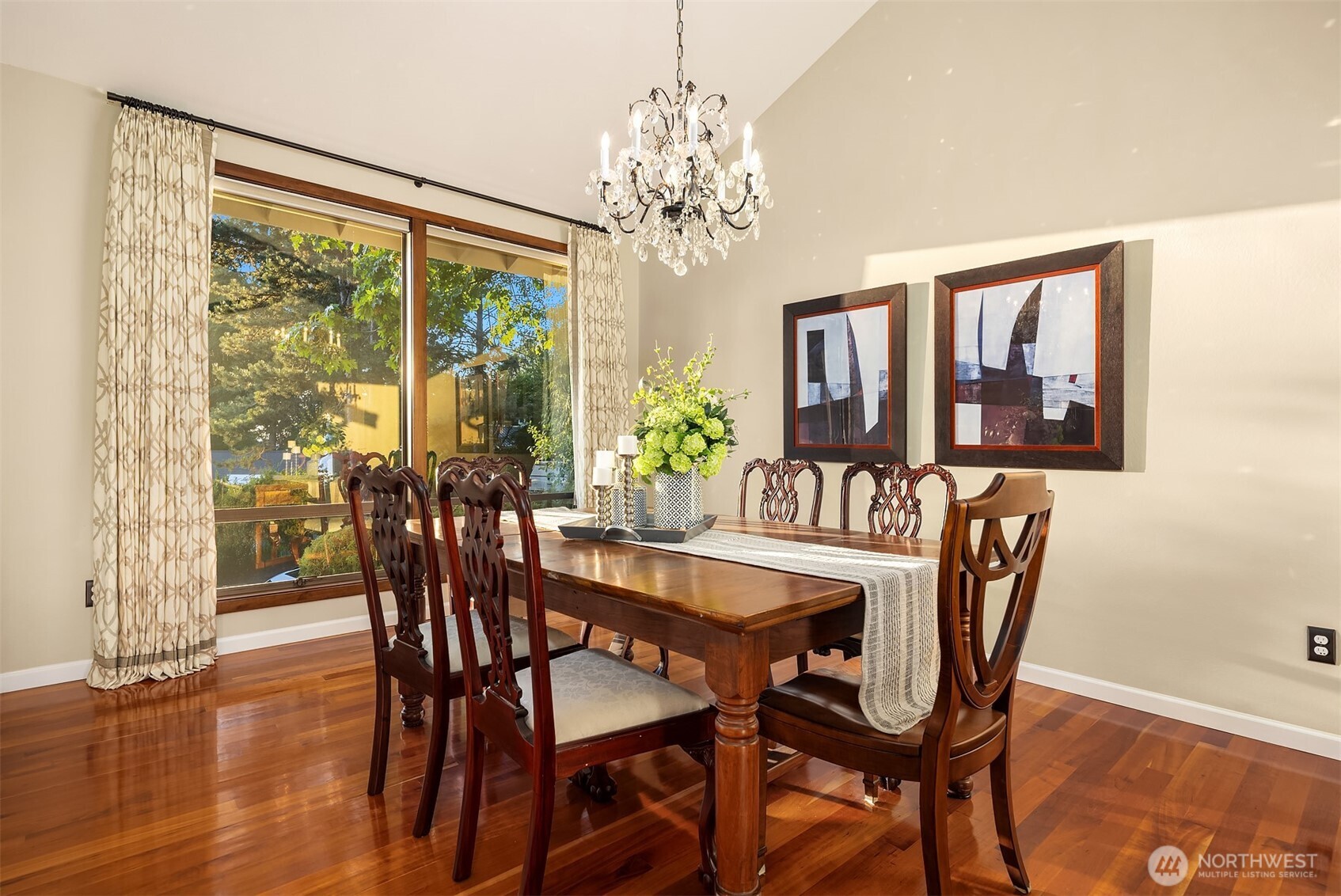 Mercer Island, Washington, 98040, United States, 4 Bedrooms Bedrooms, ,1 BathroomBathrooms,Residential,For Sale,1901418