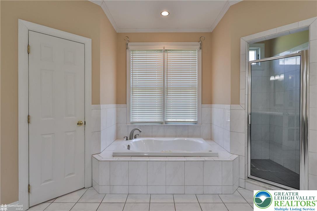 Palmer Twp, Pennsylvania, 18045, United States, 4 Bedrooms Bedrooms, ,4 BathroomsBathrooms,Residential,For Sale,1898728