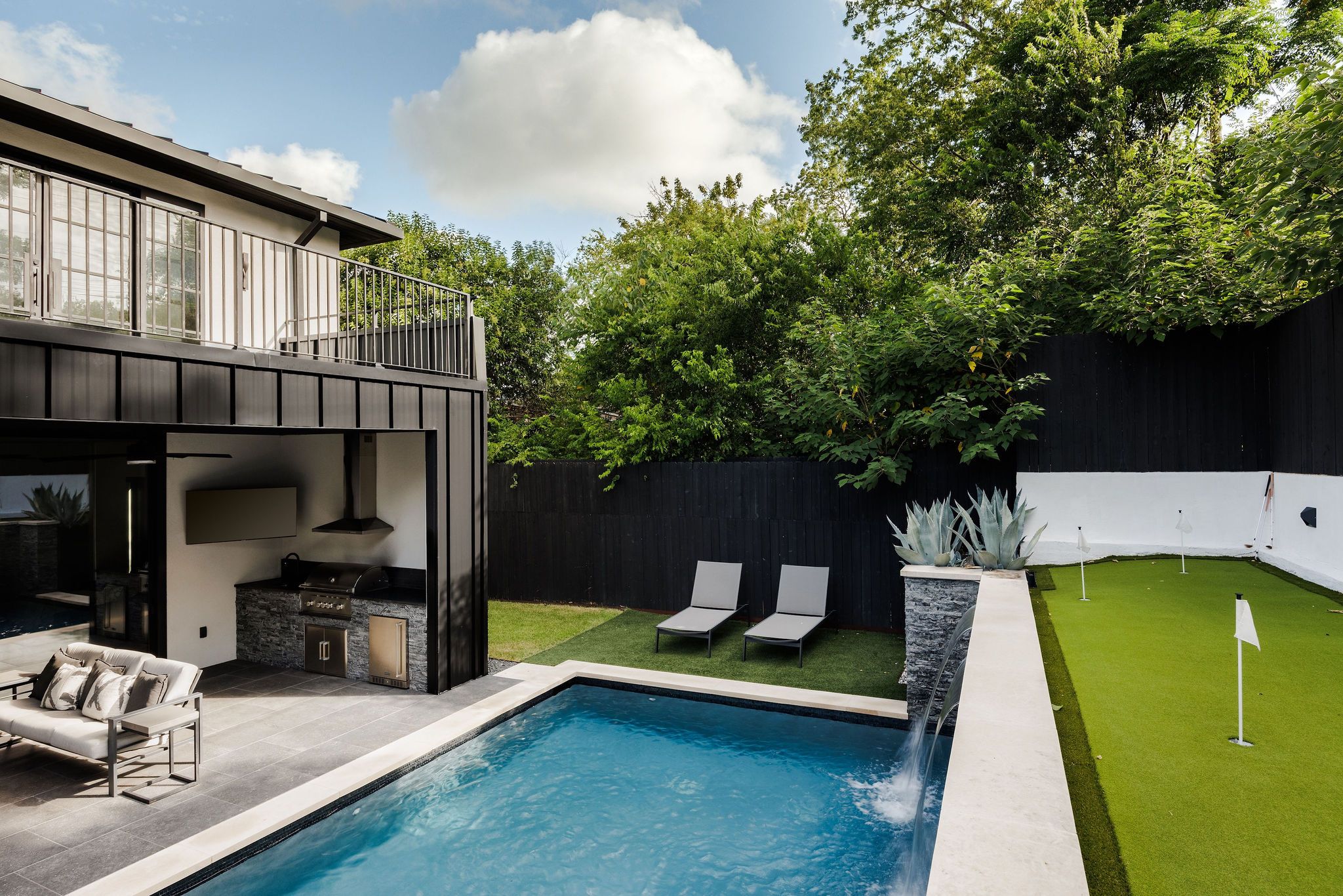  Modern Luxury Meets Timeless Elegance in Austin
