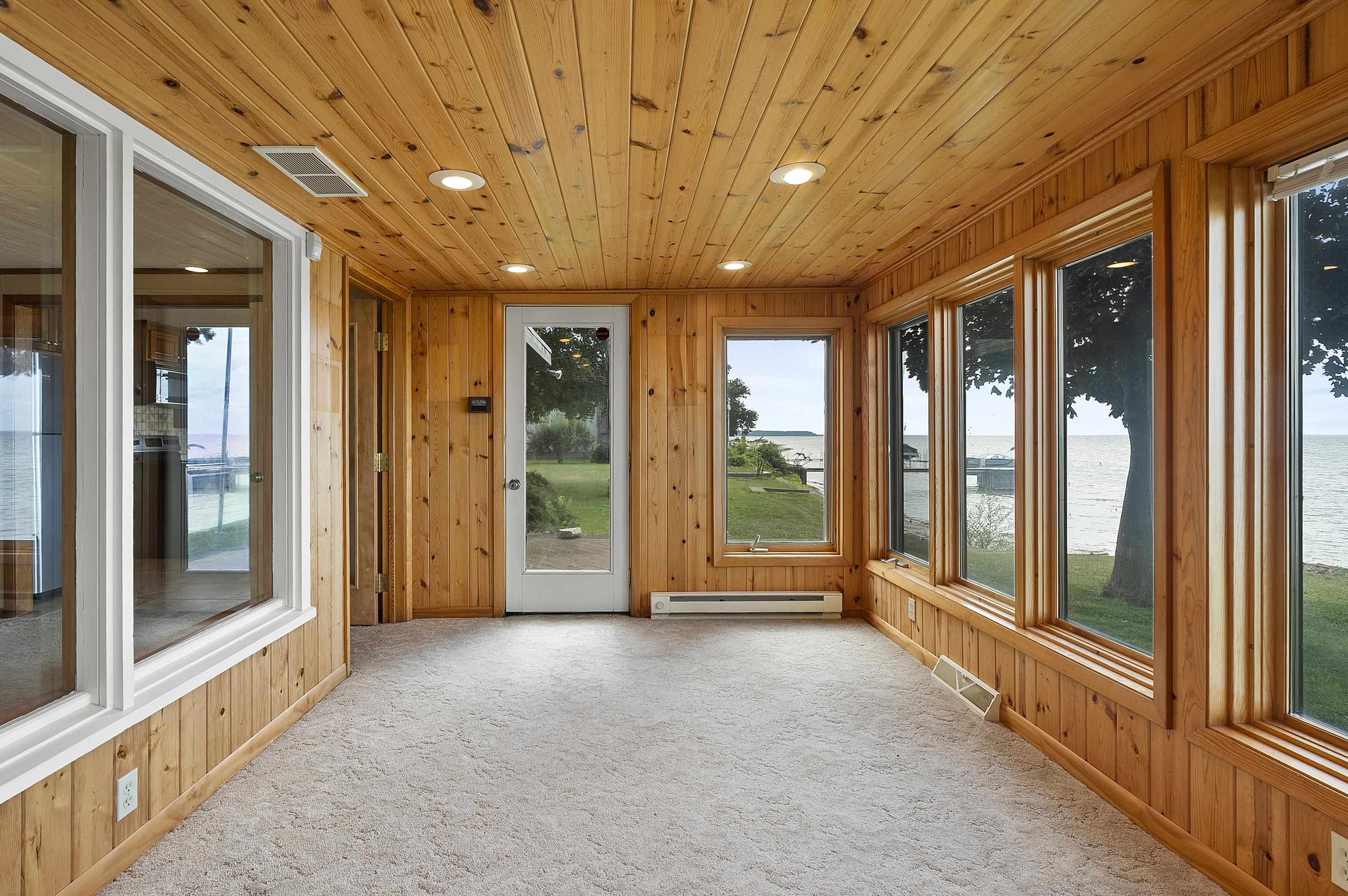 LUXEMBURG, Wisconsin, 54217, United States, 2 Bedrooms Bedrooms, ,2 BathroomsBathrooms,Residential,For Sale,1948944