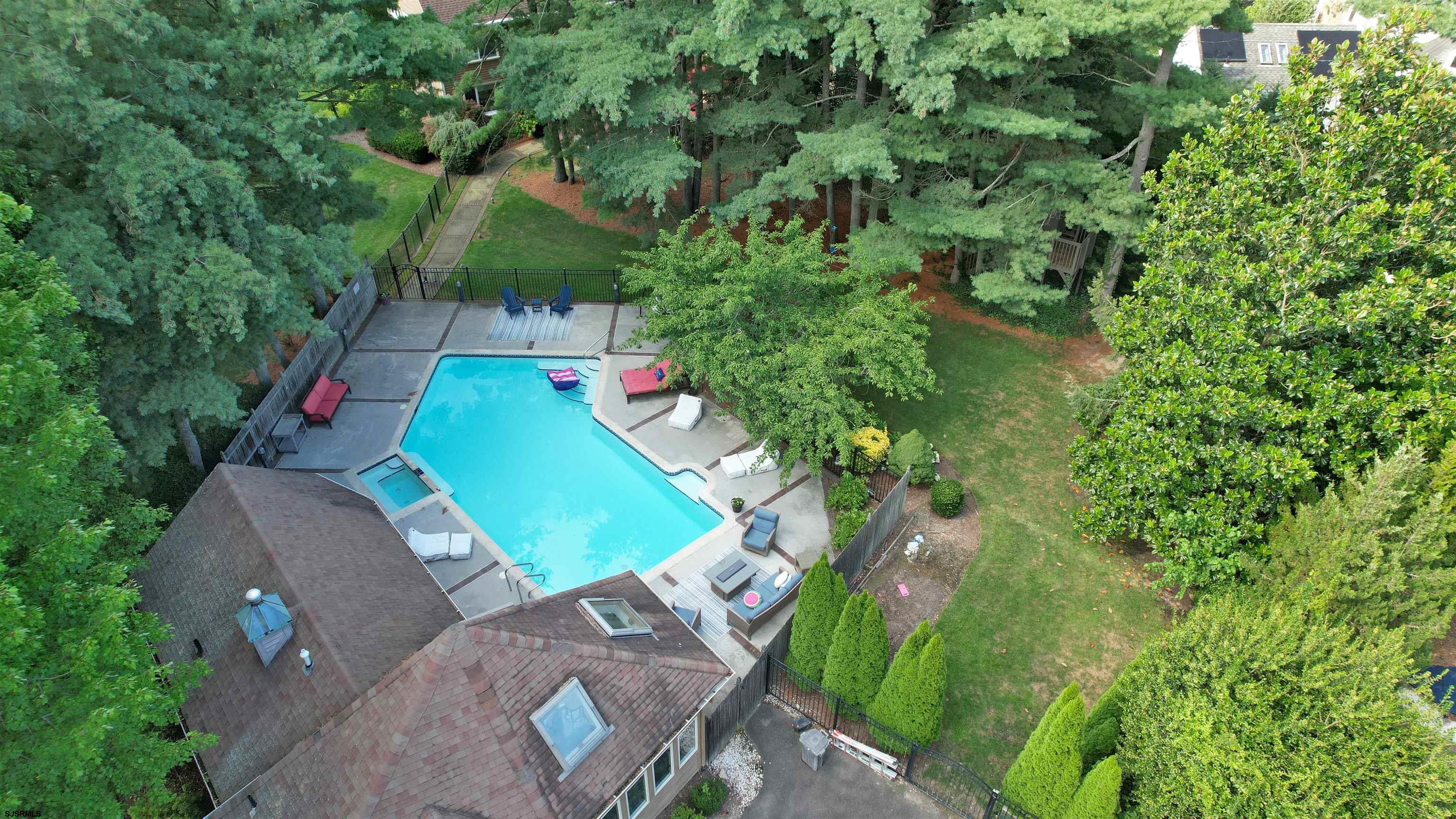 Linwood, New Jersey, 08221, United States, 6 Bedrooms Bedrooms, ,5 BathroomsBathrooms,Residential,For Sale,1975811