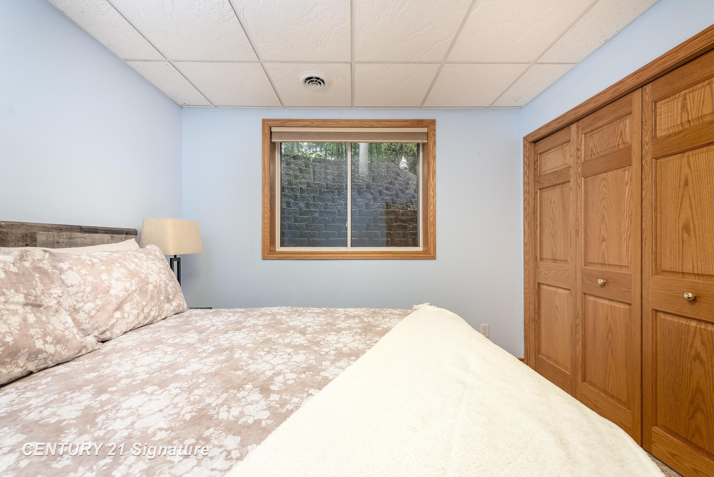 Midland, Michigan, 48642, United States, 4 Bedrooms Bedrooms, ,4 BathroomsBathrooms,Residential,For Sale,1981161