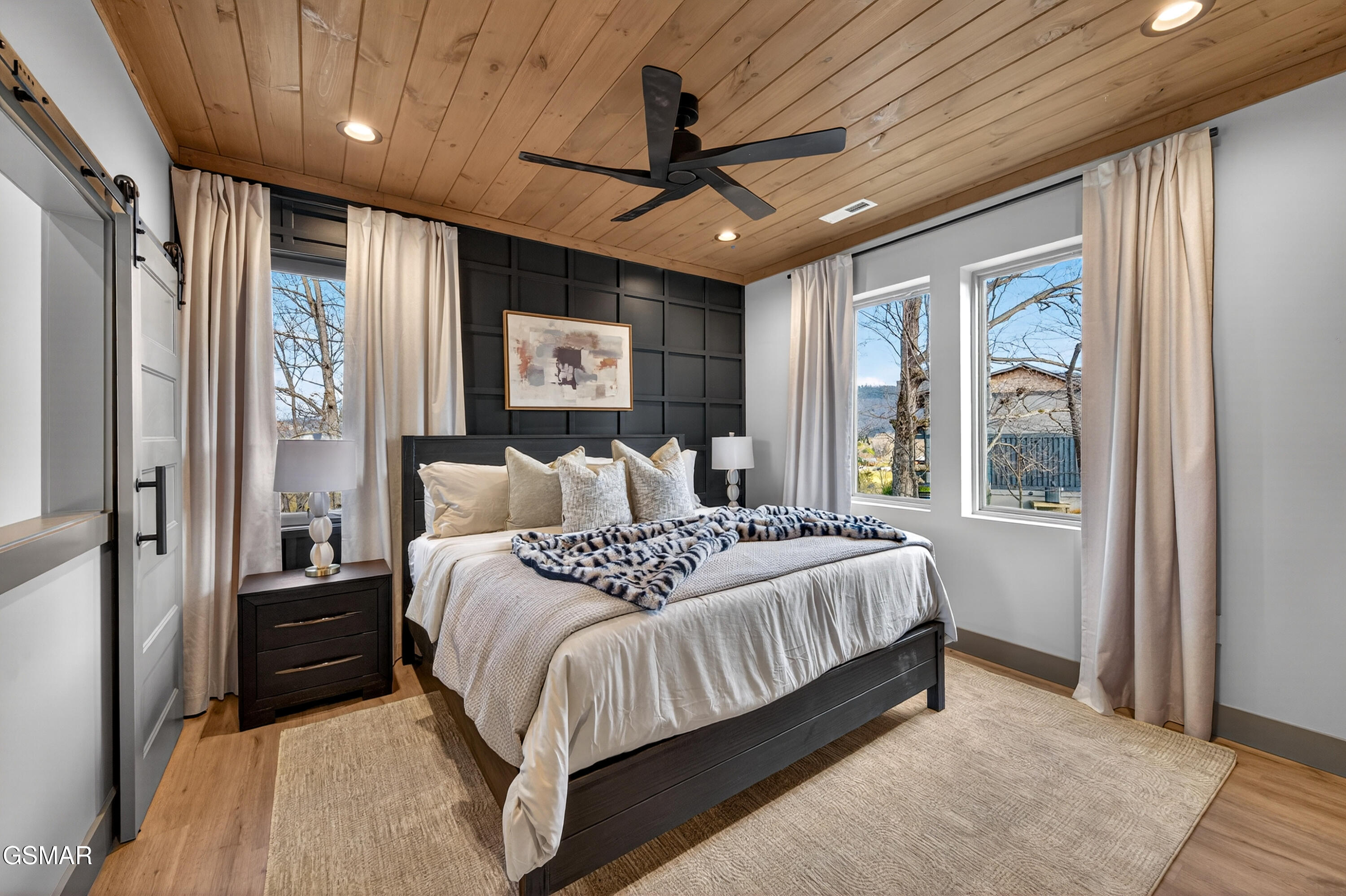 Sevierville, Tennessee, 37862, United States, 5 Bedrooms Bedrooms, ,7 BathroomsBathrooms,Residential,For Sale,2008149