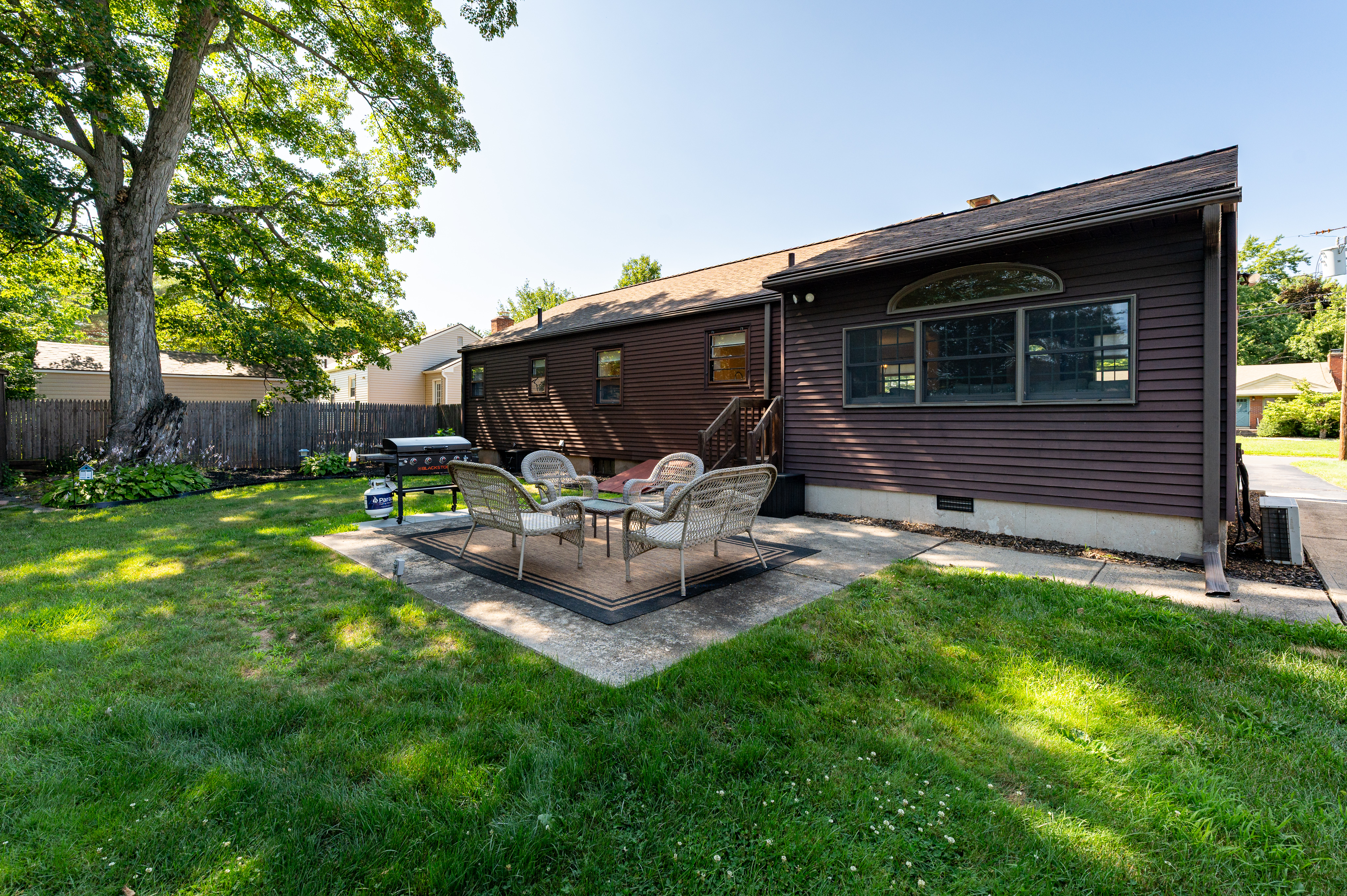  Fully modernized 3-bedroom ranch in a quiet, beautiful neighborhood. - 物件實景