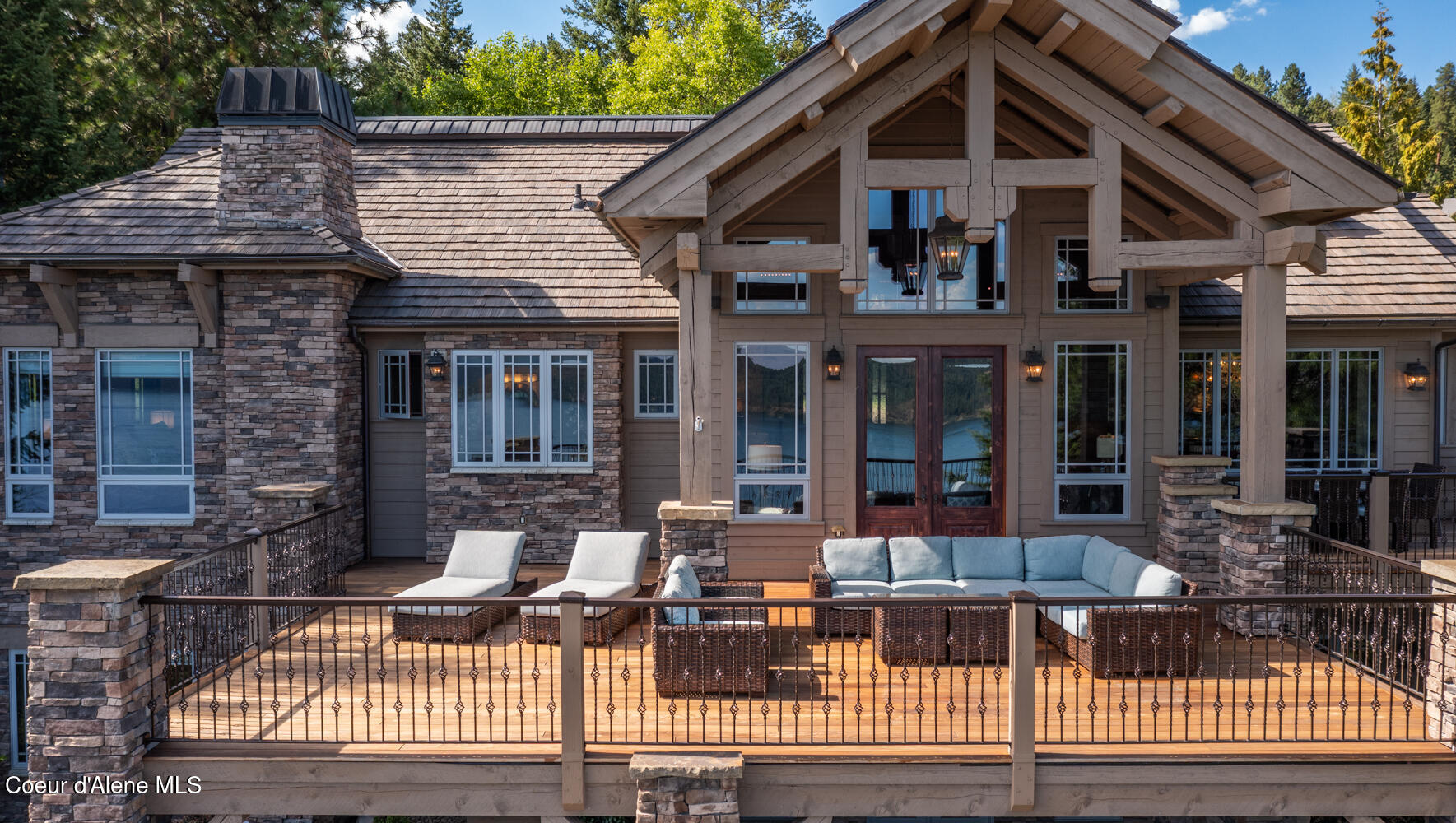 Coeur d'Alene, Idaho, 83814, United States, 4 Bedrooms Bedrooms, ,4 BathroomsBathrooms,Residential,For Sale,1909432