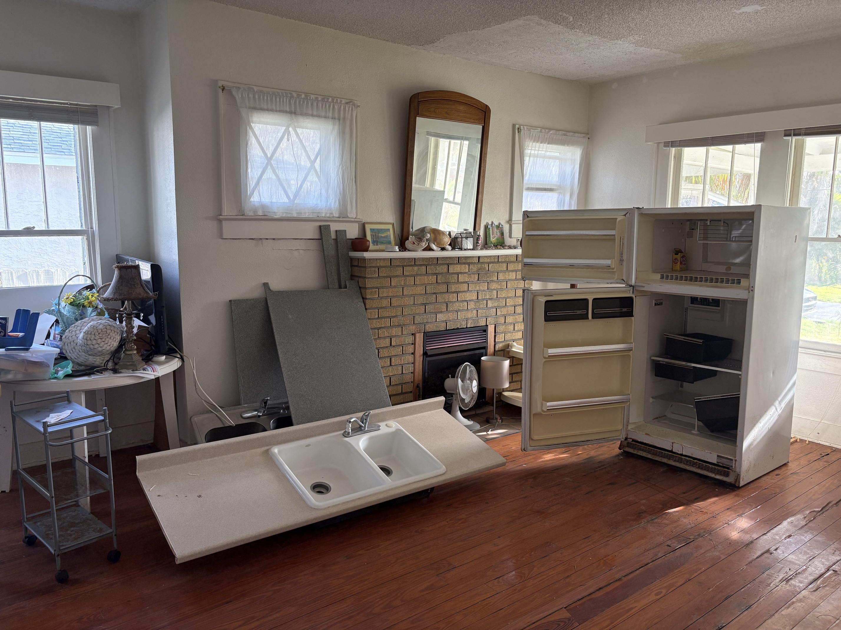 Clearwater Beach, Florida, 33767, United States, 2 Bedrooms Bedrooms, ,2 BathroomsBathrooms,Residential,For Sale,1981499