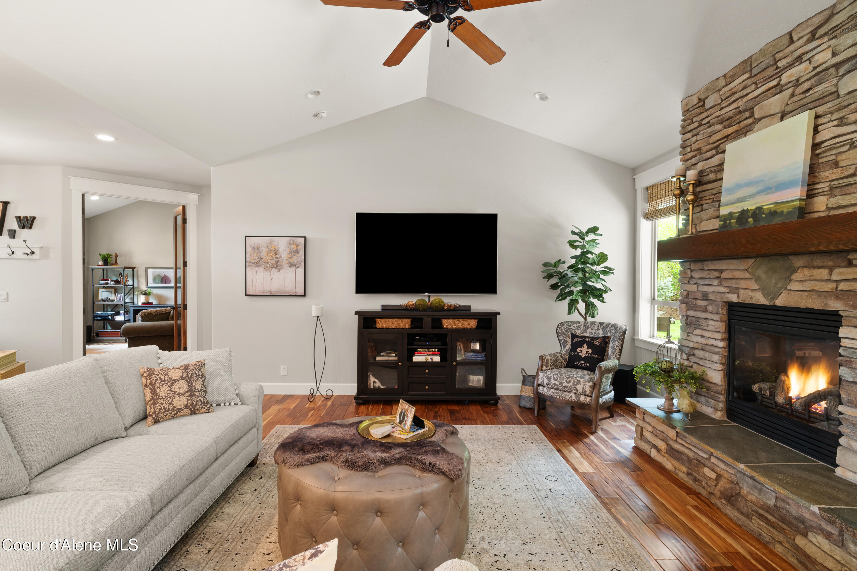 Coeur d'Alene, Idaho, 83815, United States, 5 Bedrooms Bedrooms, ,4 BathroomsBathrooms,Residential,For Sale,2048634