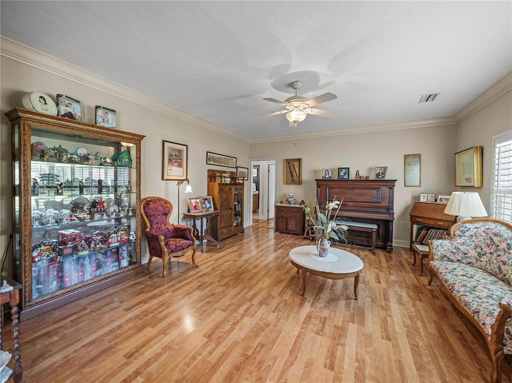 Winter Haven, Florida, 33884, United States, 3 Bedrooms Bedrooms, ,4 BathroomsBathrooms,Residential,For Sale,1895737