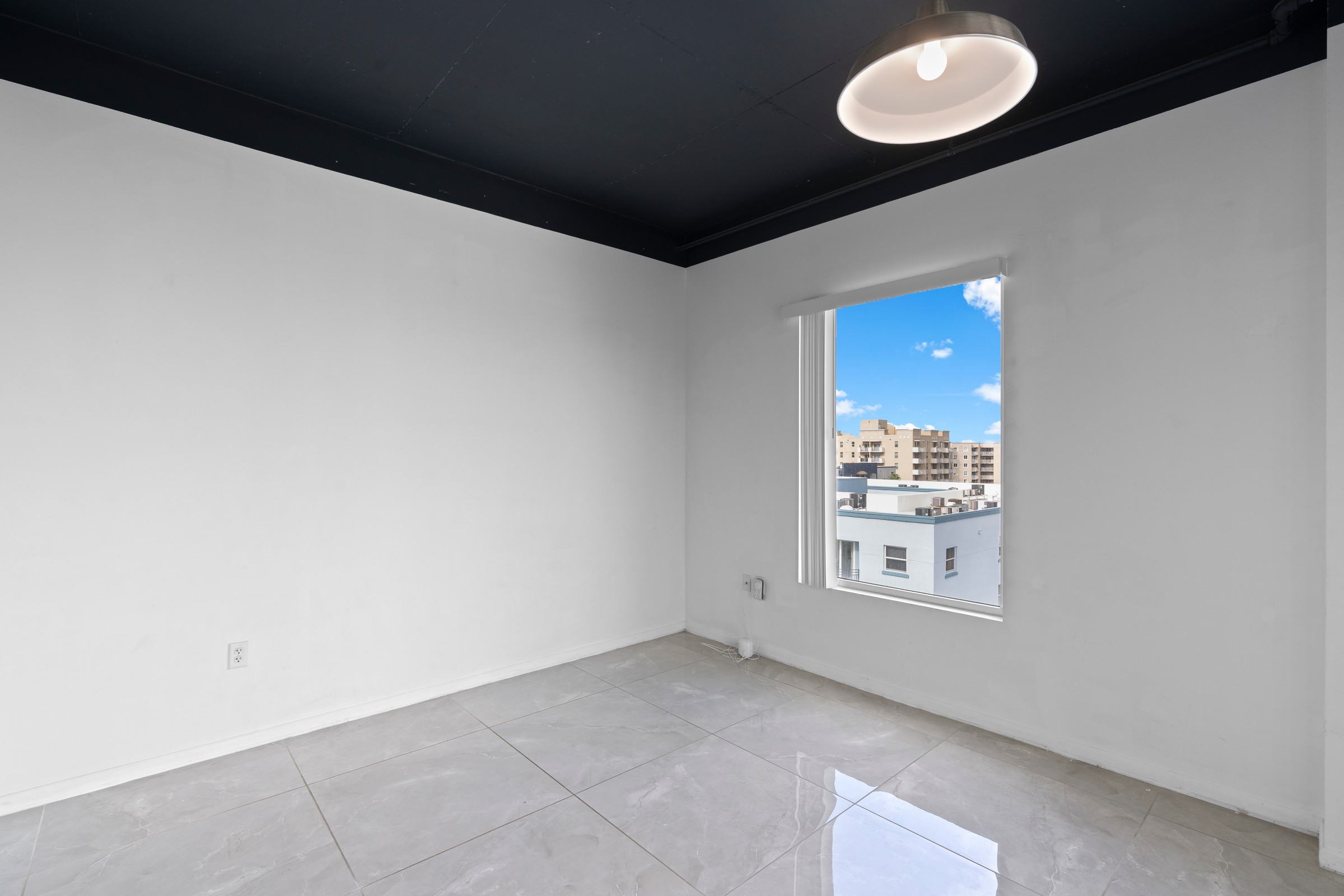  10 SW South River Dr, Miami, FL, 33130 - 物件實景