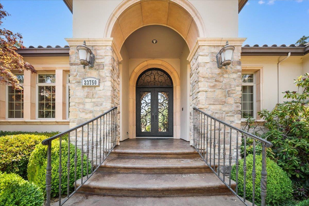 Auburn, California, 95602, United States, 4 Bedrooms Bedrooms, ,4 BathroomsBathrooms,Residential,For Sale,1974114