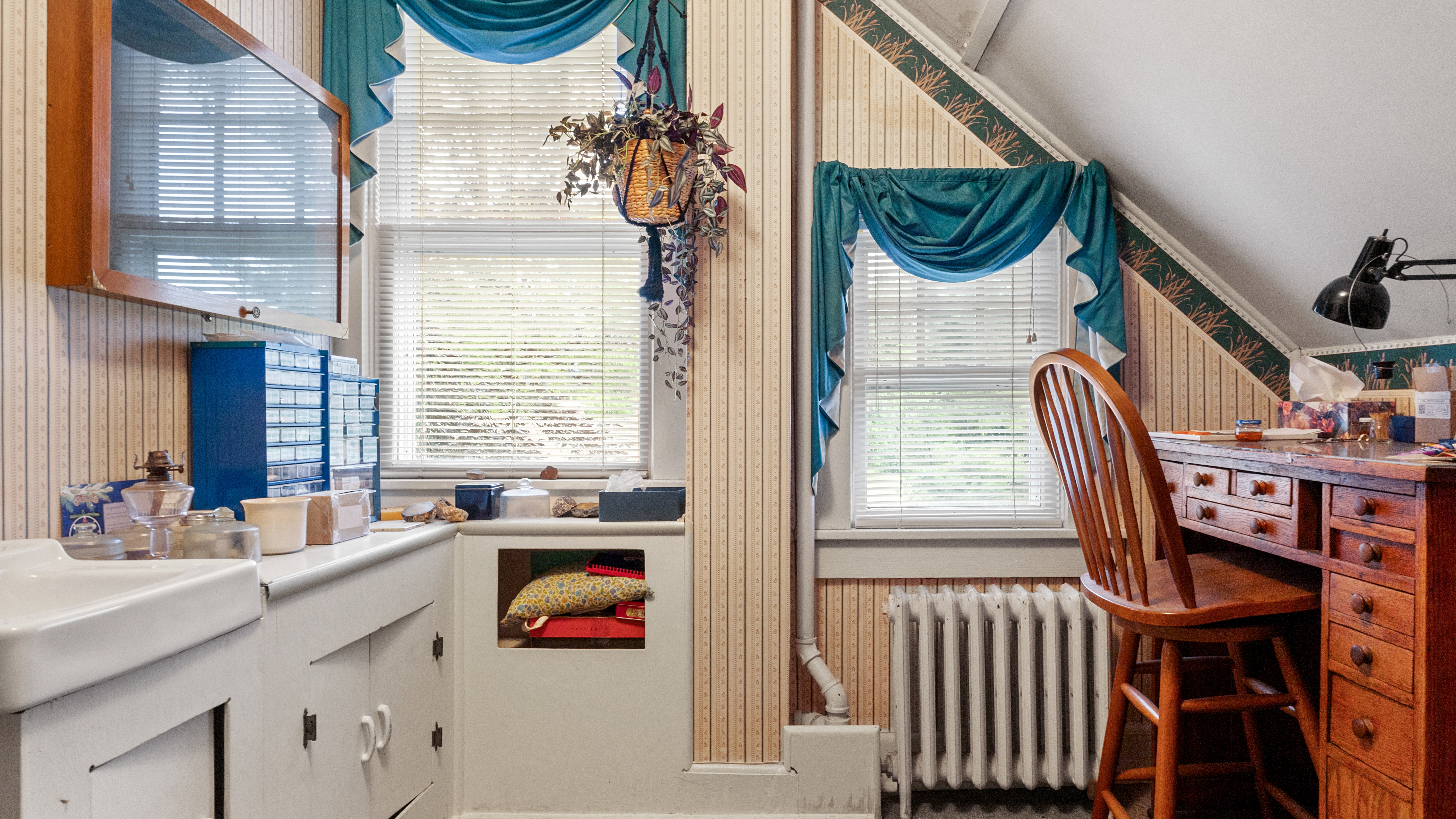  13-Acre Historic Estate with Modern Upgrades + Barn & Studio - 物件實景