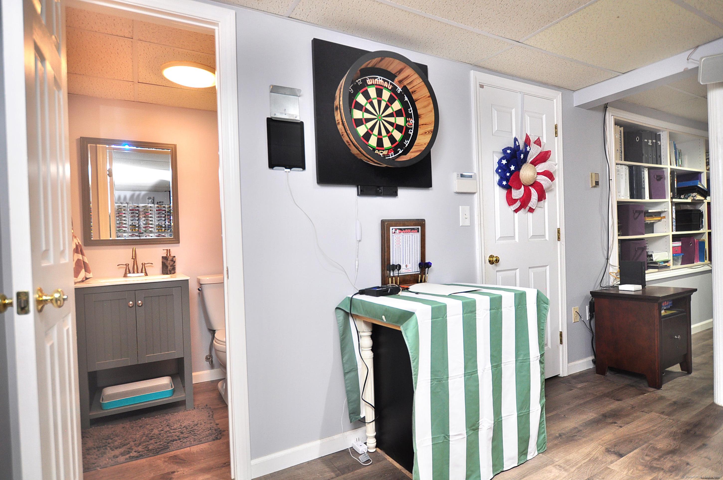 Southington, Connecticut, 06479, United States, 3 Bedrooms Bedrooms, ,4 BathroomsBathrooms,Residential,For Sale,1869273