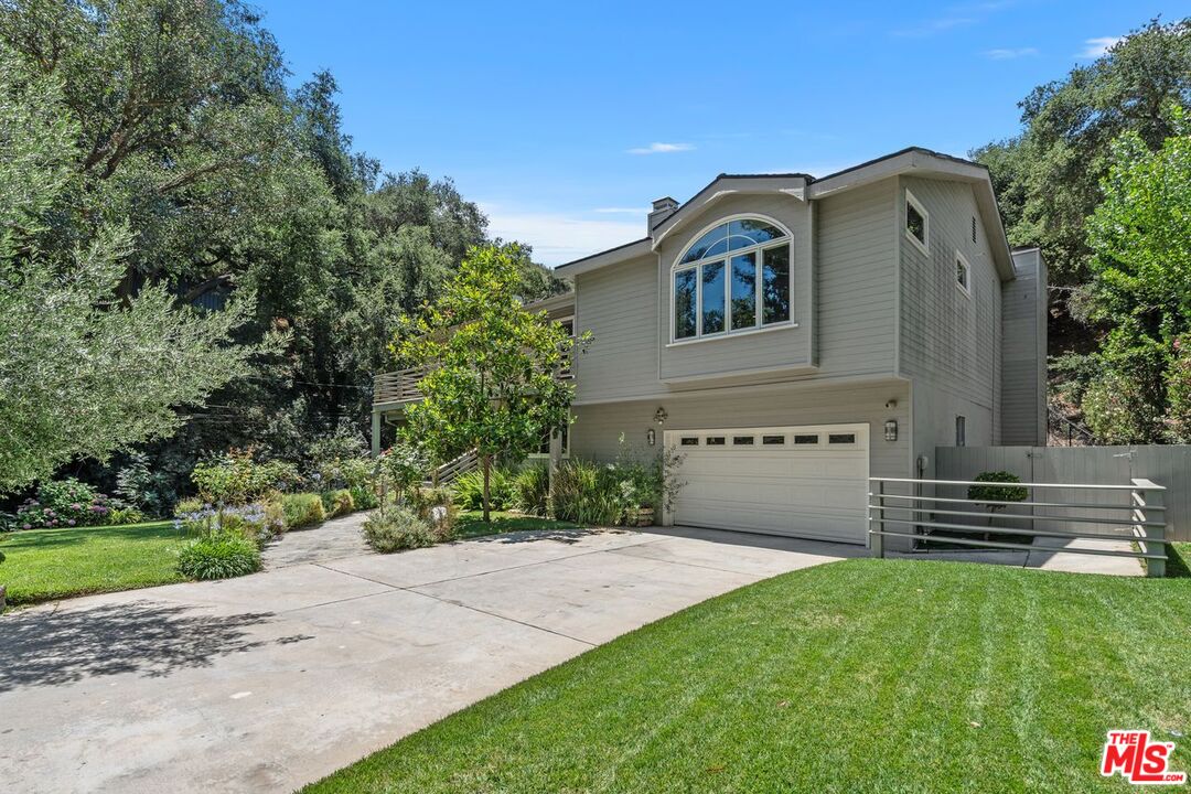 Calabasas, California, 91302, United States, 4 Bedrooms Bedrooms, ,3 BathroomsBathrooms,Residential,For Sale,1998340