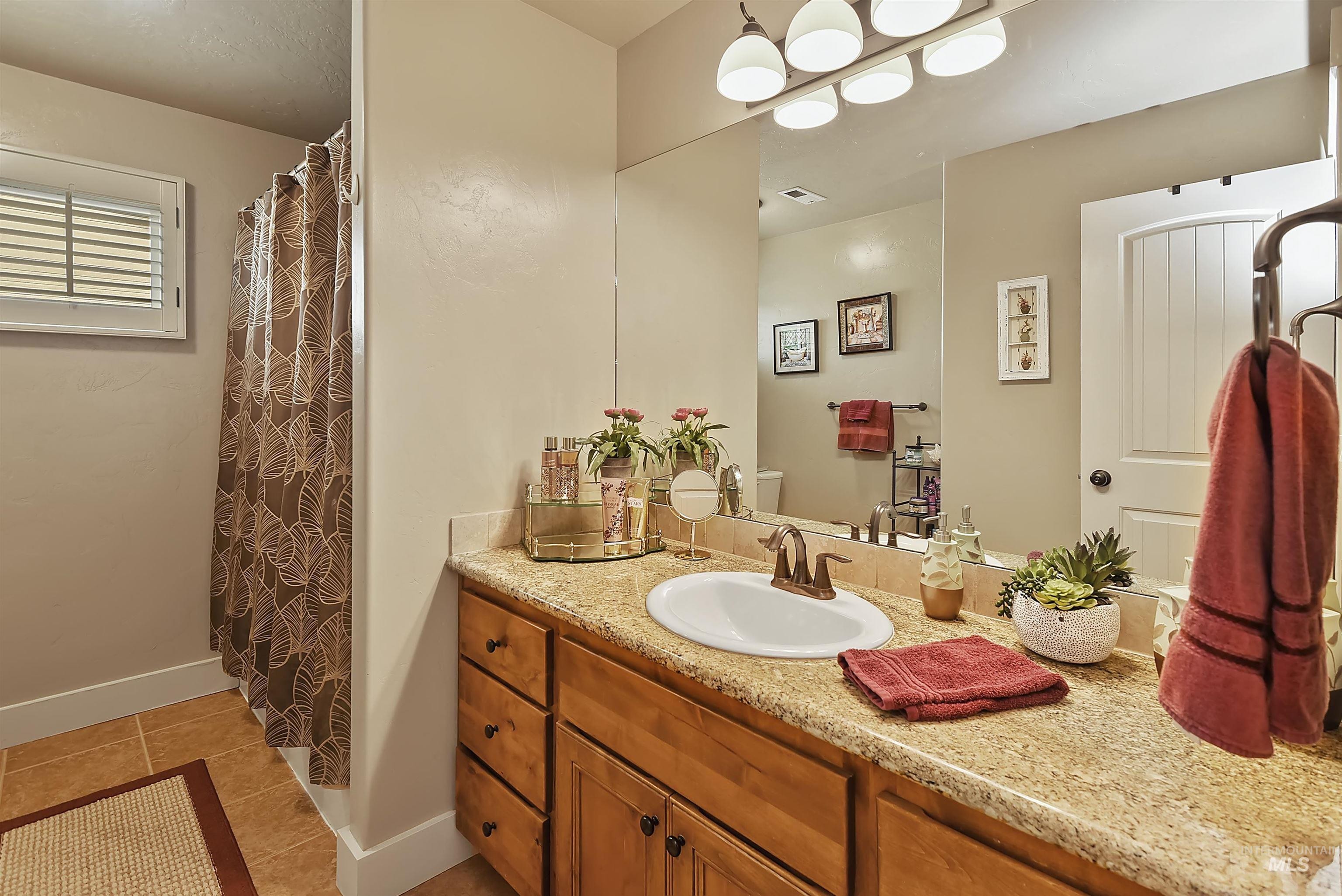 9887 Bray Creek St, Star, Idaho, 83669, United States, 3 Bedrooms Bedrooms, ,3 BathroomsBathrooms,Residential,For Sale,9887 Bray Creek St,1626319