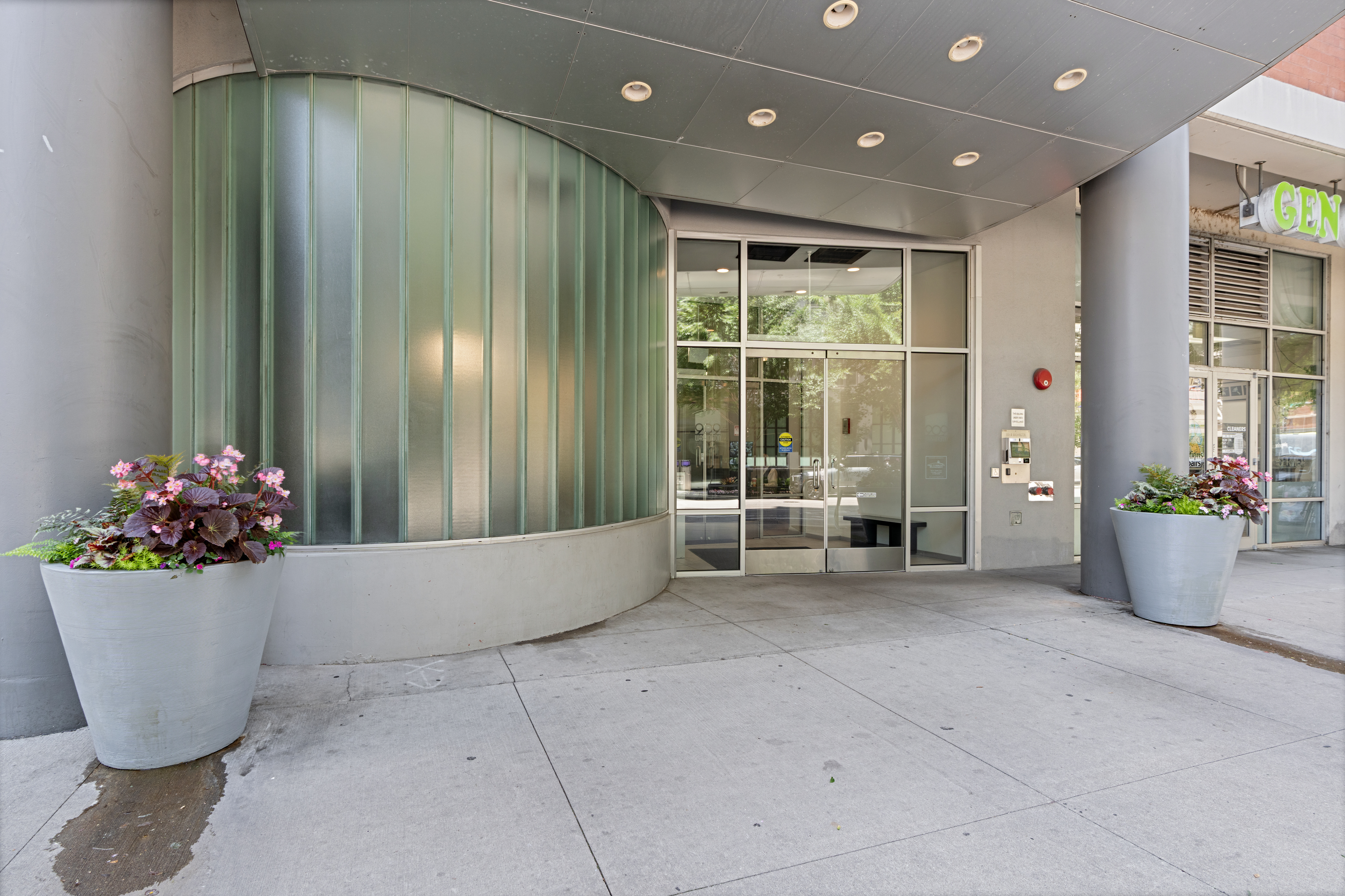  Spacious and Bright One Bedroom Condo in Perfect West Loop Location - 物件實景