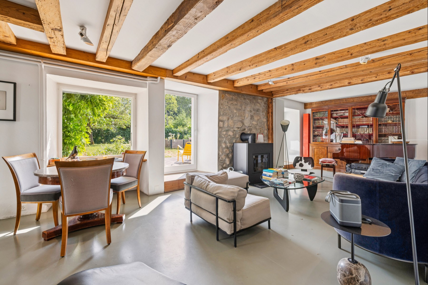  Charming home with a pool and investment potential - 物件實景