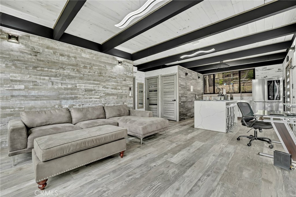 Woodland Hills, California, 91364, United States, 4 Bedrooms Bedrooms, ,2 BathroomsBathrooms,Residential,For Sale,1975100