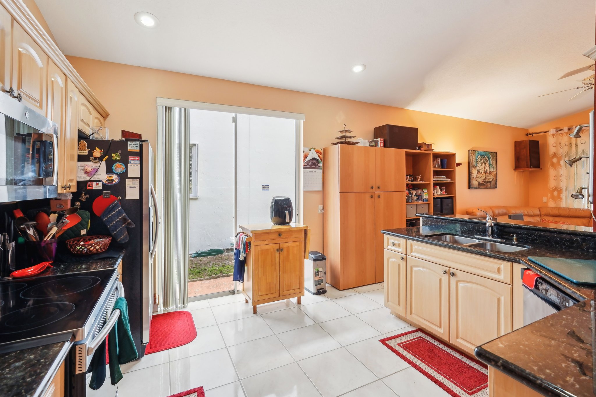 Coral Springs, Florida, 33071, United States, 3 Bedrooms Bedrooms, ,2 BathroomsBathrooms,Residential,For Sale,1923473