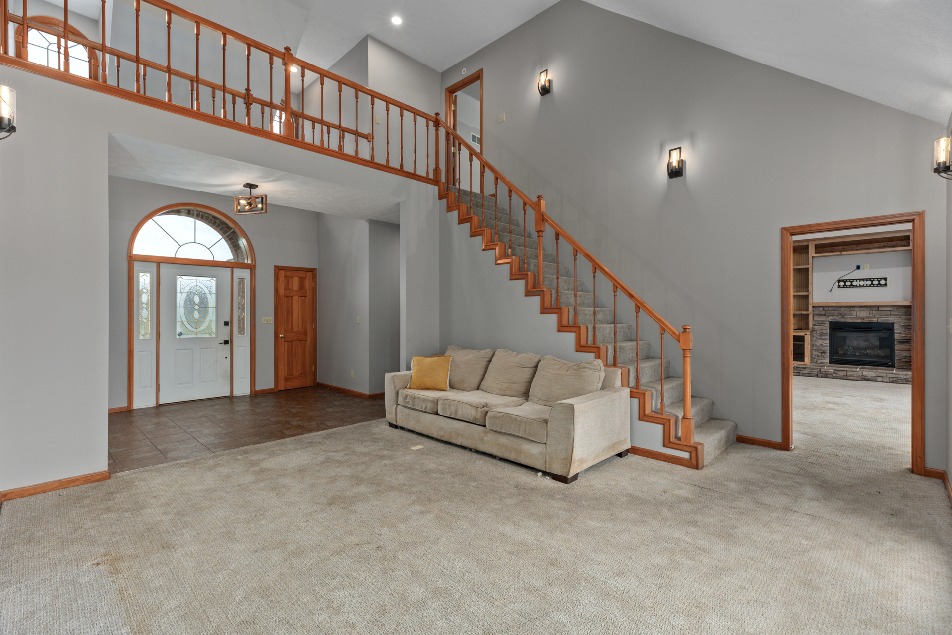 Litchfield, Illinois, 62056, United States, 5 Bedrooms Bedrooms, ,4 BathroomsBathrooms,Residential,For Sale,1986083