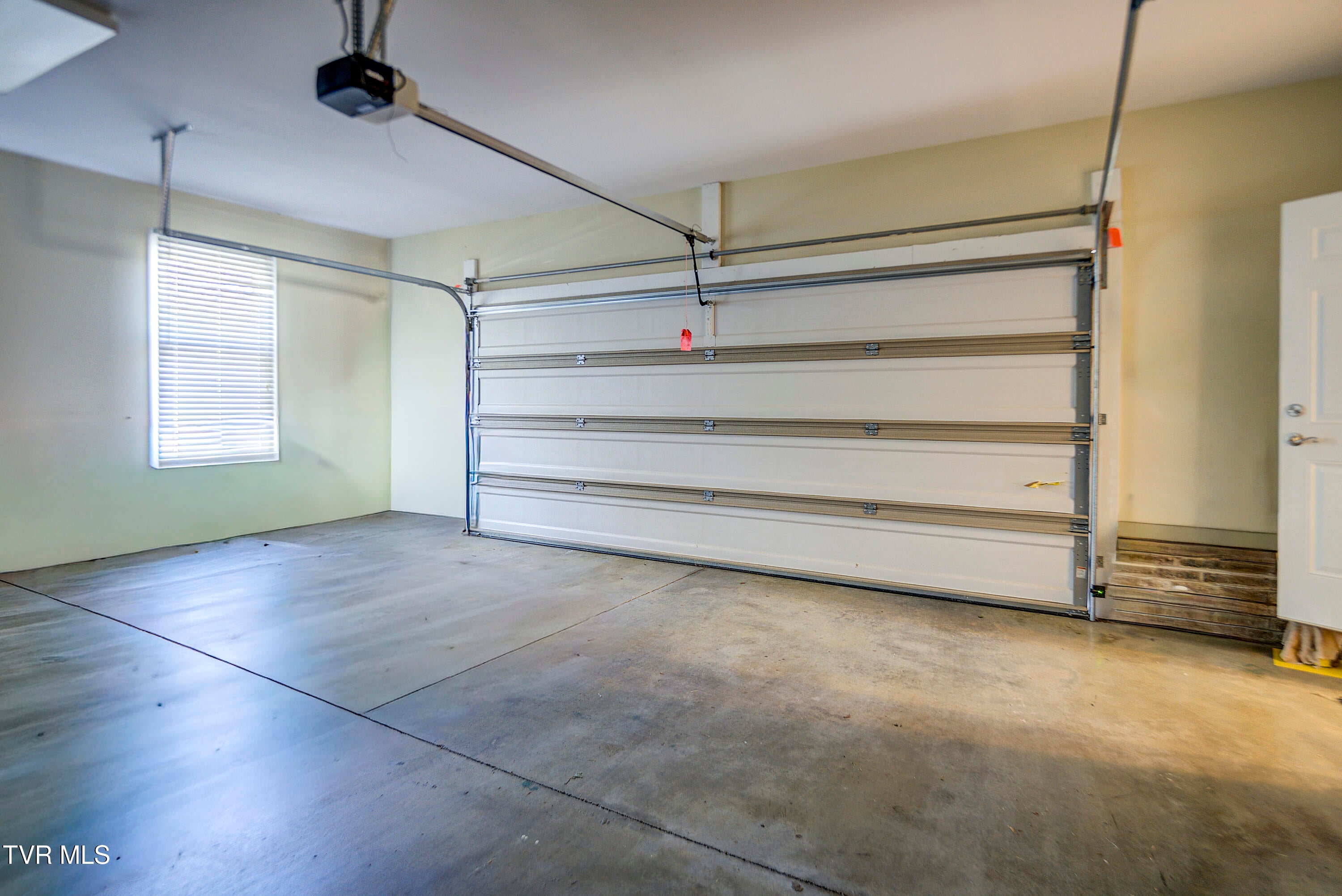 Johnson City, Tennessee, 37604, United States, 5 Bedrooms Bedrooms, ,3 BathroomsBathrooms,Residential,For Sale,1964815