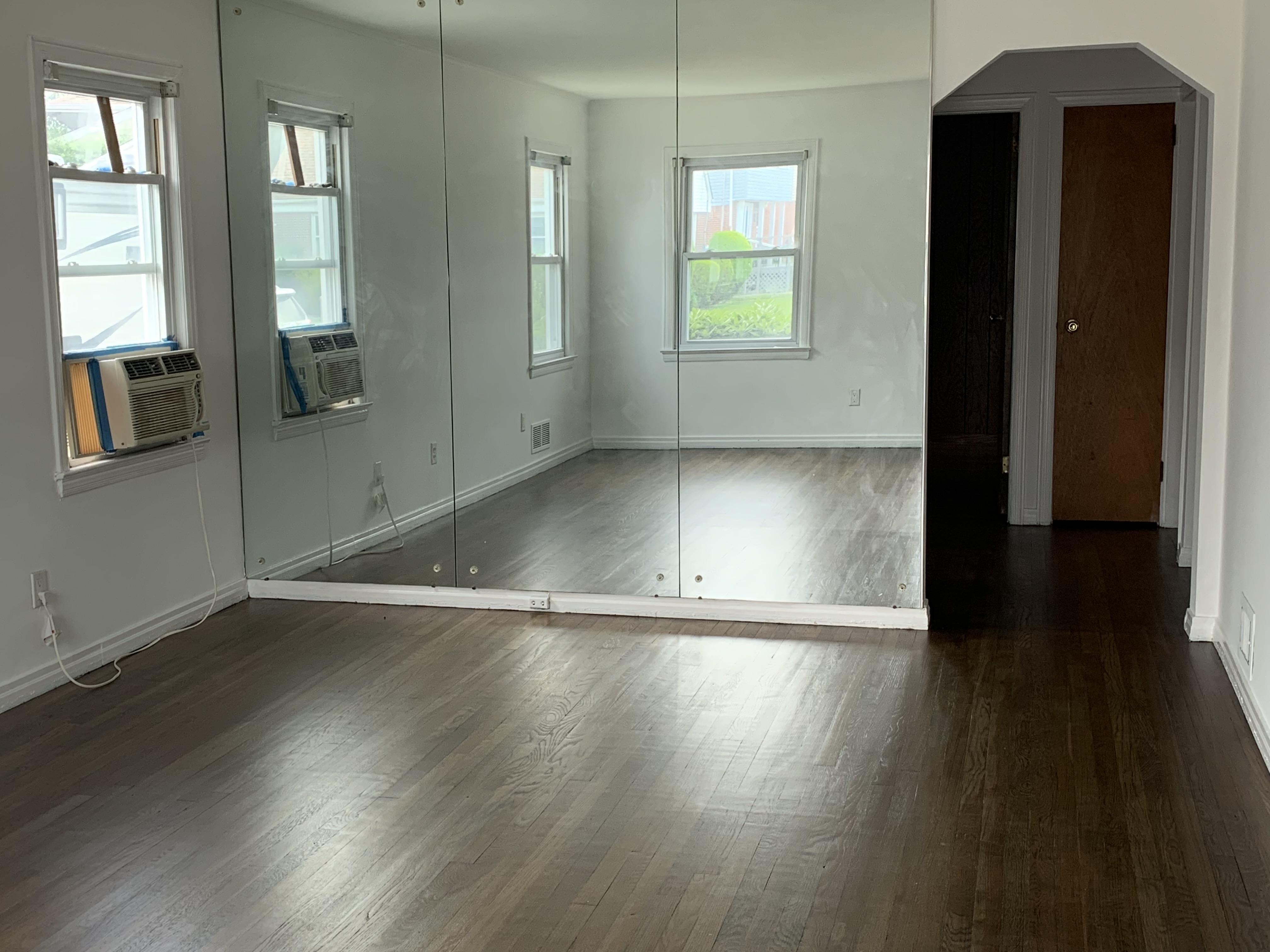 Franklin Square, New York, 11010, United States, 4 Bedrooms Bedrooms, ,2 BathroomsBathrooms,Residential,For Sale,1937158
