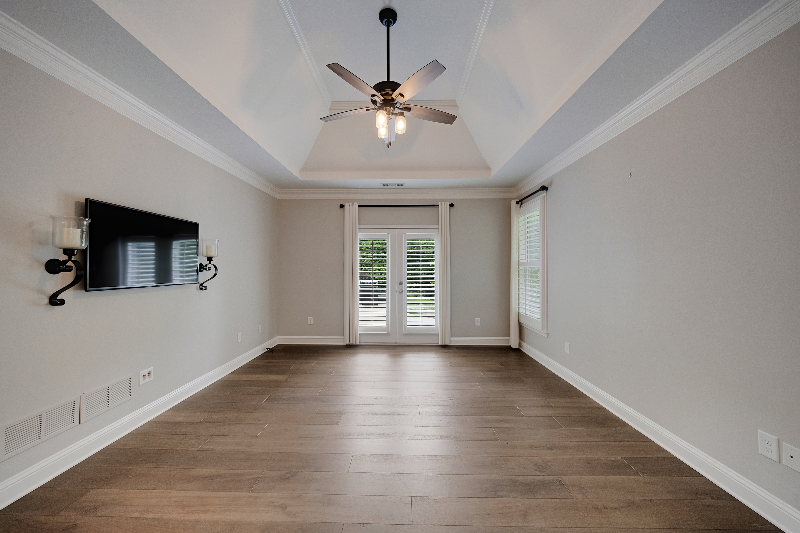  Stunning Craftsman-Style Home Featuring a Desirable Primary Suite on Main Level - 物件實景