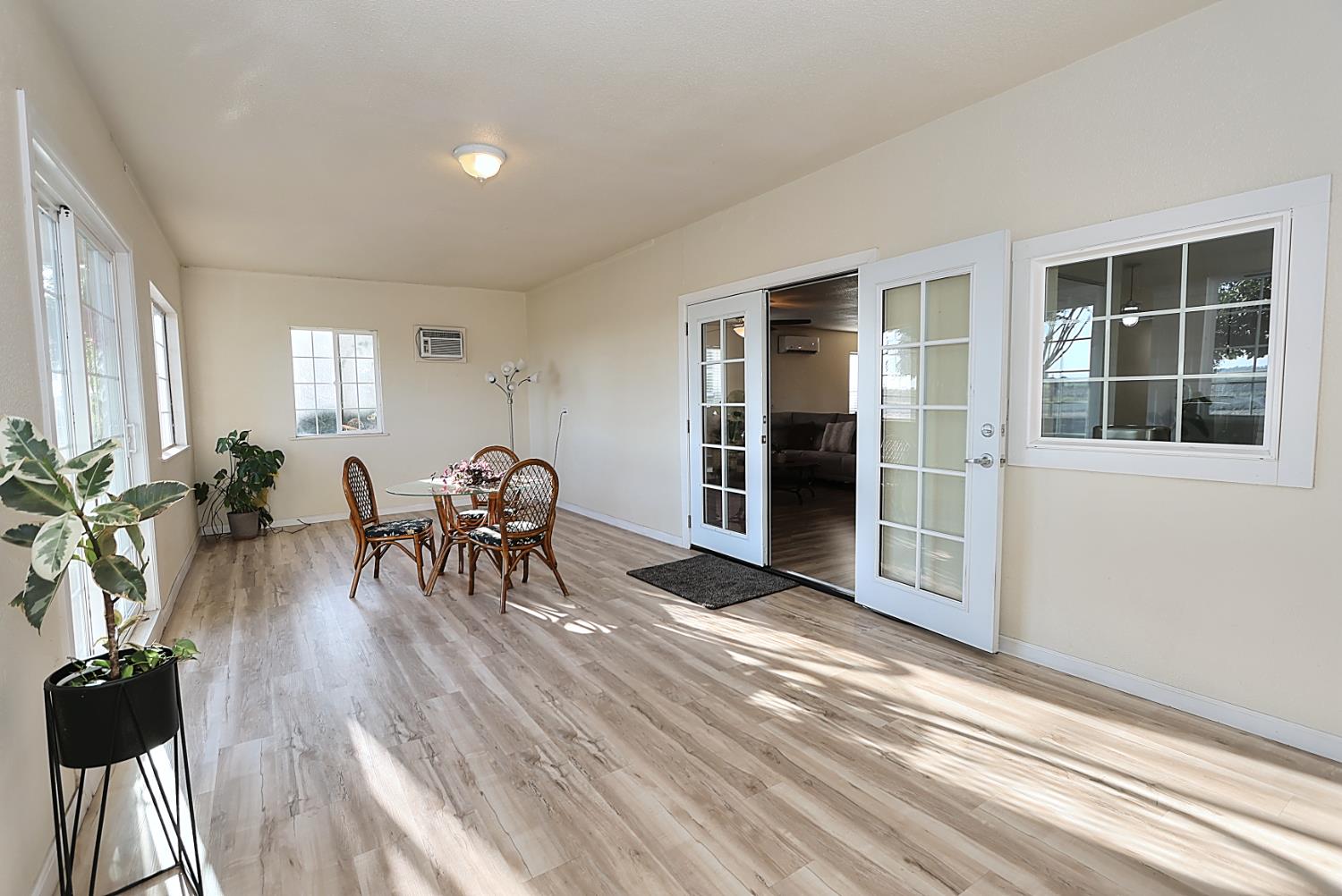 Walnut Grove, California, 95690, United States, 5 Bedrooms Bedrooms, ,3 BathroomsBathrooms,Residential,For Sale,1957042