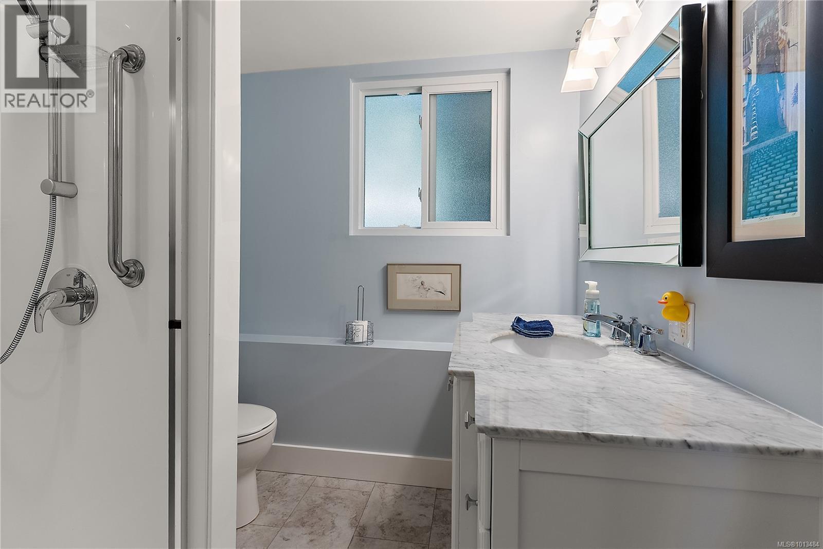 NORTH SAANICH, British Columbia, V8L 5J4, CA, 5 Bedrooms Bedrooms, ,3 BathroomsBathrooms,Residential,For Sale,1949643