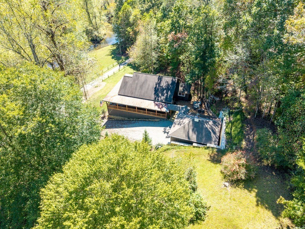 Murphy, North Carolina, 28906, United States, 3 Bedrooms Bedrooms, ,3 BathroomsBathrooms,Residential,For Sale,1982645