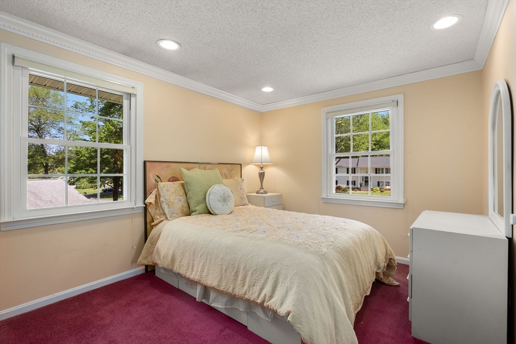 Agawam, Massachusetts, 01030, United States, 4 Bedrooms Bedrooms, ,3 BathroomsBathrooms,Residential,For Sale,1933274