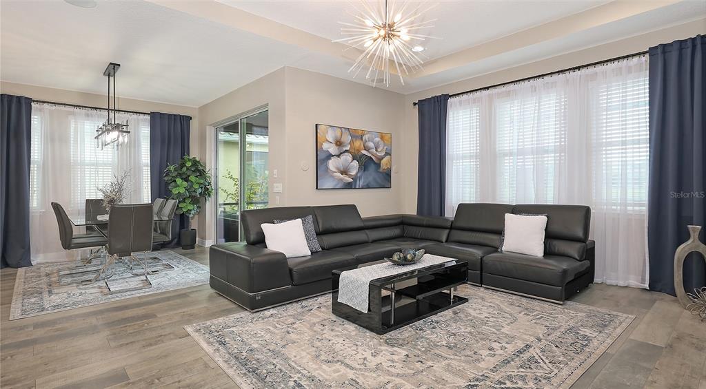 Sarasota, Florida, 34243, United States, 5 Bedrooms Bedrooms, ,4 BathroomsBathrooms,Residential,For Sale,1927282