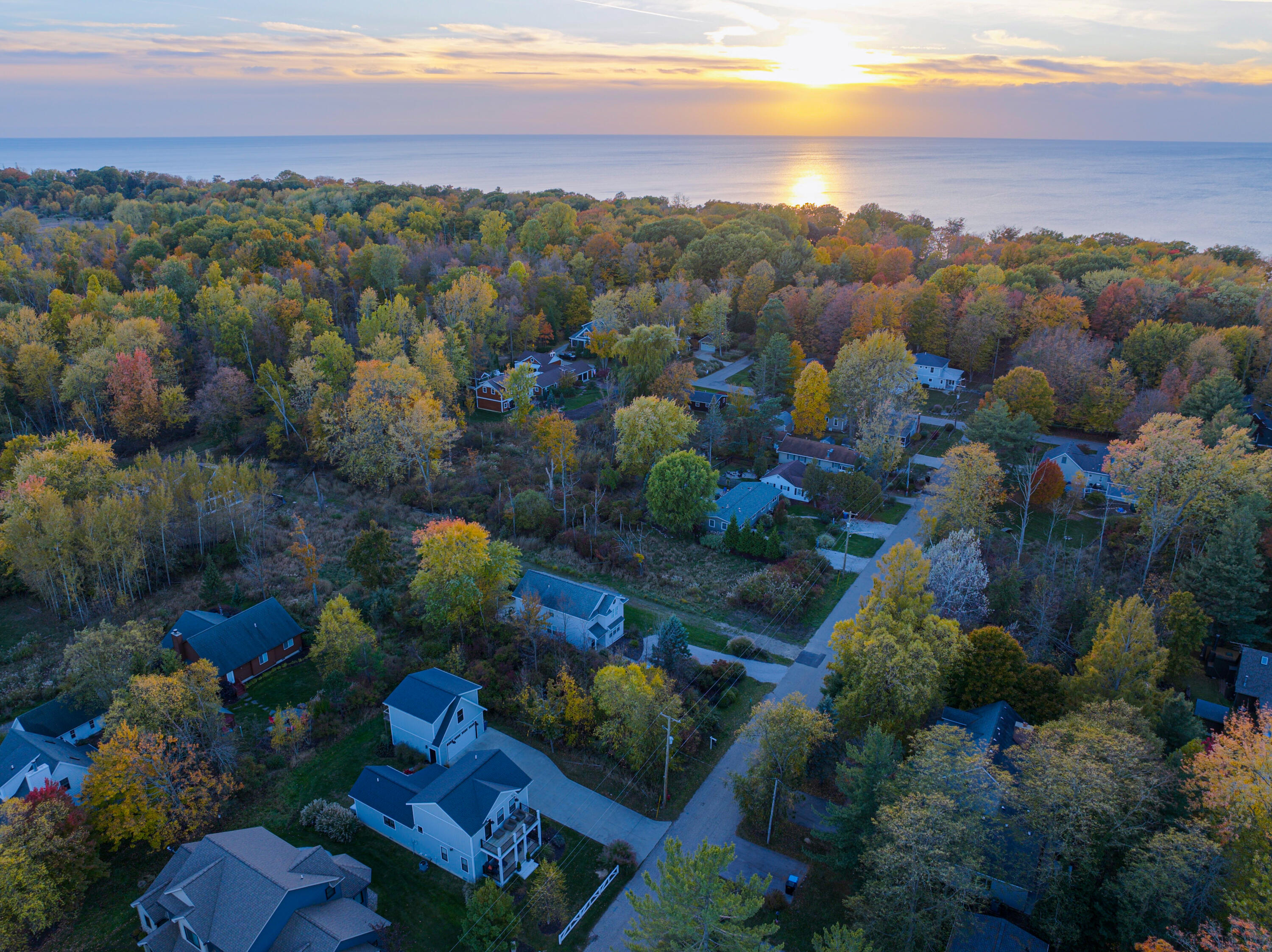 Douglas, Michigan, 49406, United States, 3 Bedrooms Bedrooms, ,3 BathroomsBathrooms,Residential,For Sale,1979342