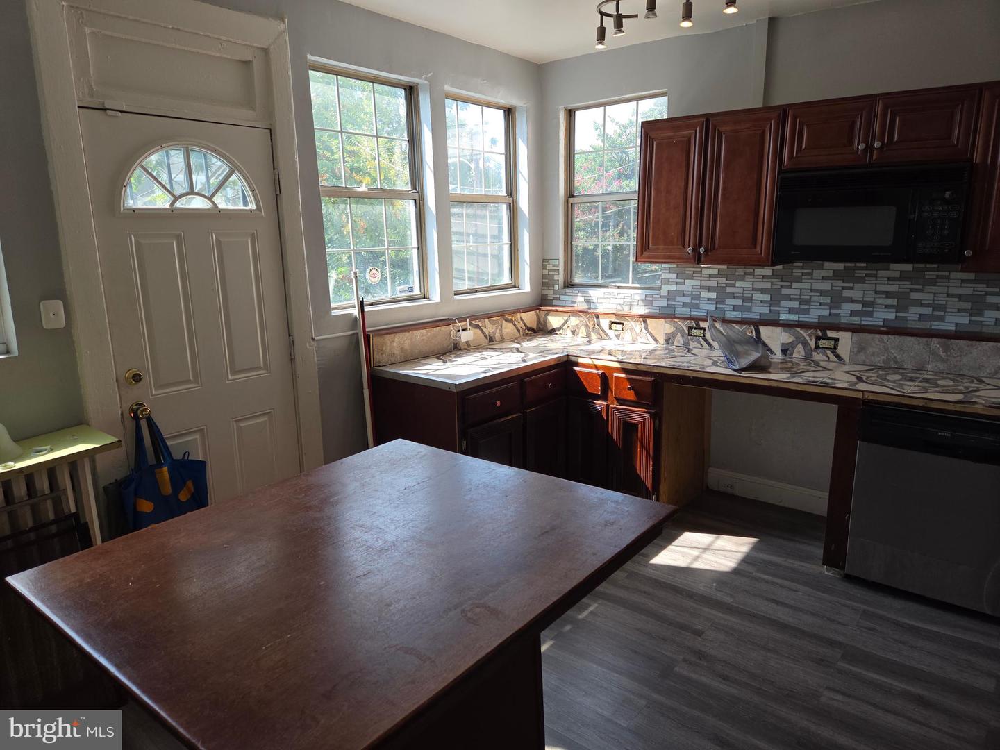 Washington, District of Columbia, 20011, United States, 4 Bedrooms Bedrooms, ,4 BathroomsBathrooms,Residential,For Sale,1919507