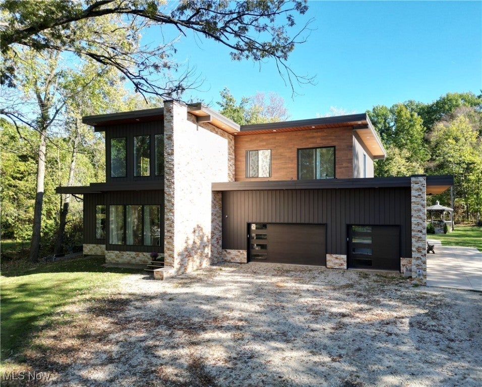 Medina, Ohio, 44256, United States, 5 Bedrooms Bedrooms, ,5 BathroomsBathrooms,Residential,For Sale,1976379