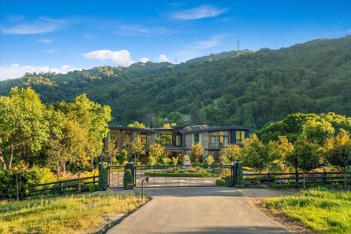 Saratoga, California, 95070, United States, 6 Bedrooms Bedrooms, ,11 BathroomsBathrooms,Residential,For Sale,1971416