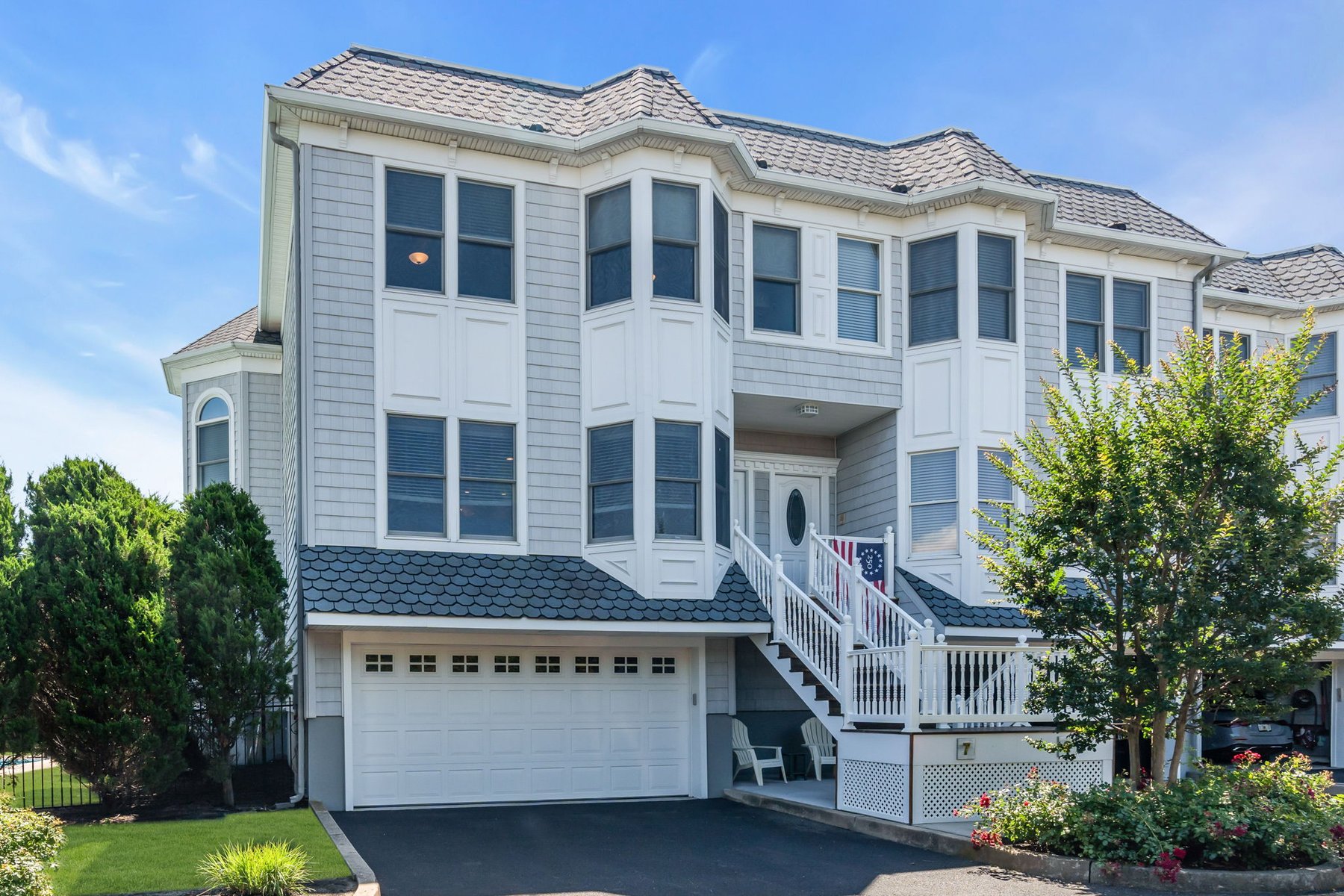  Rare End-Unit Coastal Townhome - 物件實景