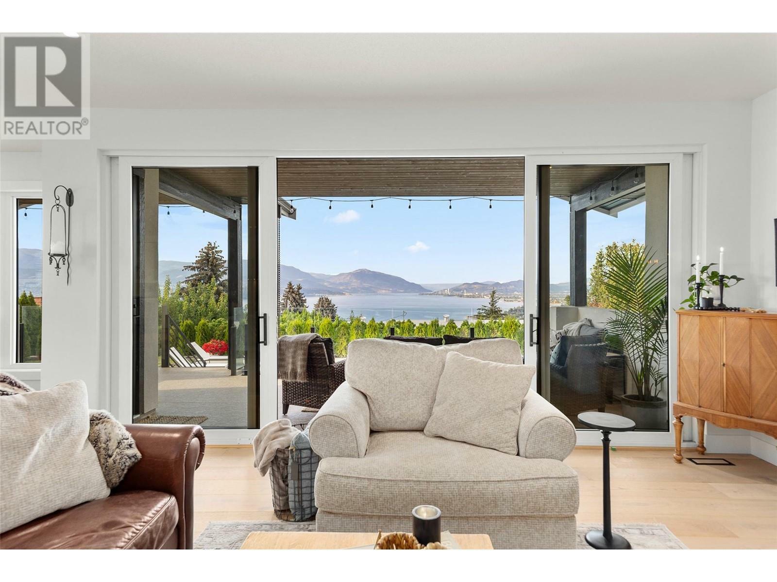KELOWNA, British Columbia, V1W 4L1, CA, 4 Bedrooms Bedrooms, ,4 BathroomsBathrooms,Residential,For Sale,1838056