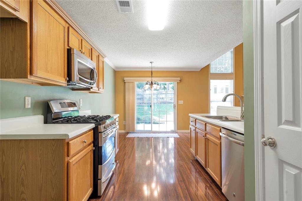 Alpharetta, Georgia, 30004, United States, 3 Bedrooms Bedrooms, ,3 BathroomsBathrooms,Residential,For Sale,1890070