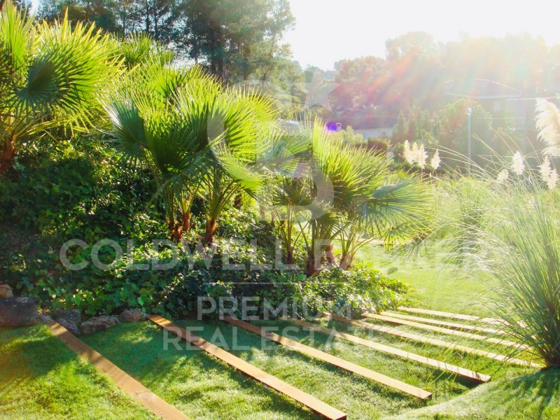 Cerdanyola del Vallès, Catalonia, ES, 5 Bedrooms Bedrooms, ,5 BathroomsBathrooms,Residential,For Sale,1491683