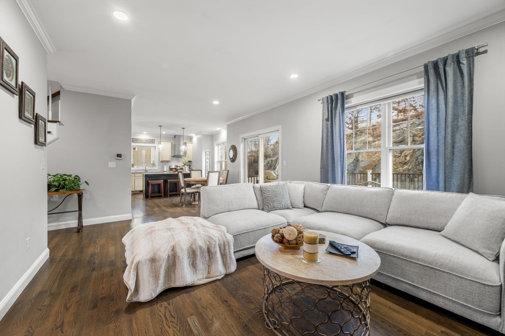 Salem, Massachusetts, 01970, United States, 4 Bedrooms Bedrooms, ,3 BathroomsBathrooms,Residential,For Sale,2002107