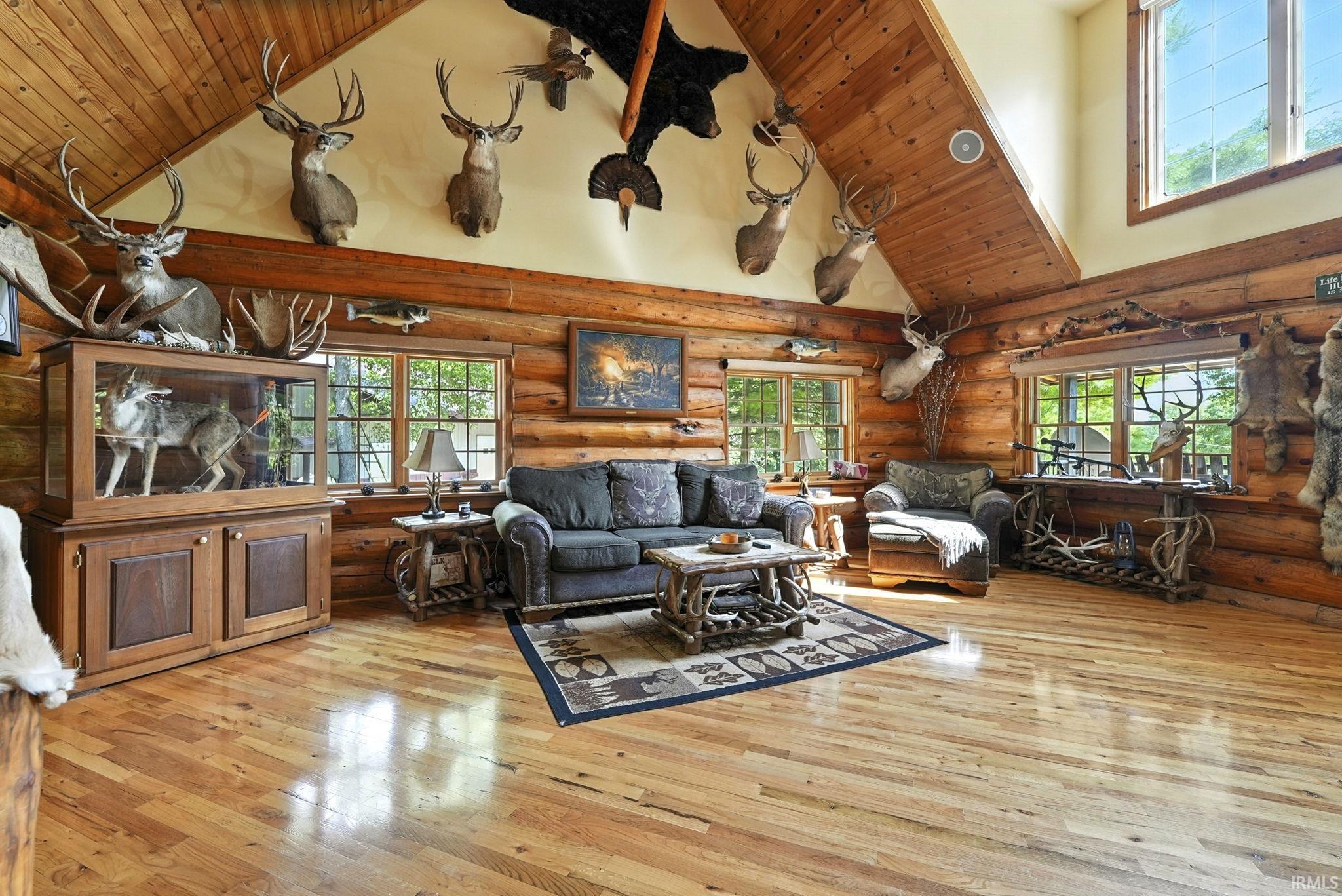 Kimmell, Indiana, 46760, United States, 2 Bedrooms Bedrooms, ,3 BathroomsBathrooms,Residential,For Sale,1928188