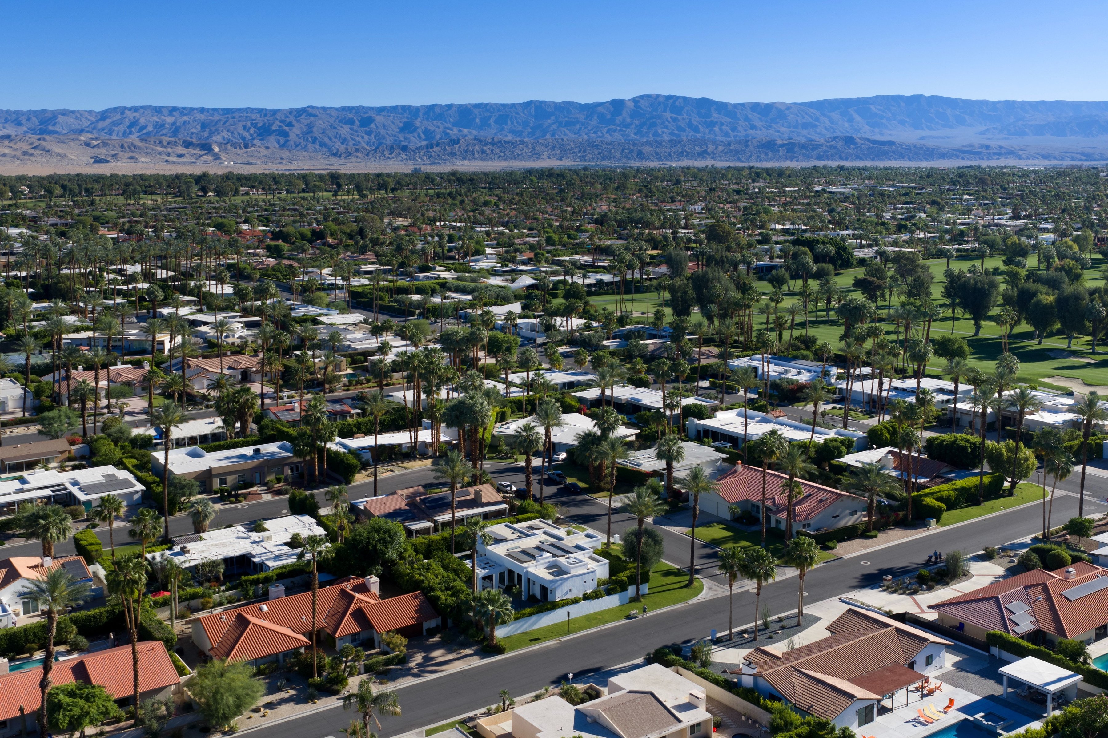  Private Modern Sanctuary Steps from Tamarisk Country Club - 物件實景