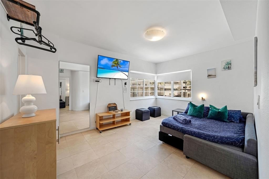 Miami Beach, Florida, 33139, United States, 2 Bedrooms Bedrooms, ,2 BathroomsBathrooms,Residential,For Sale,1923185