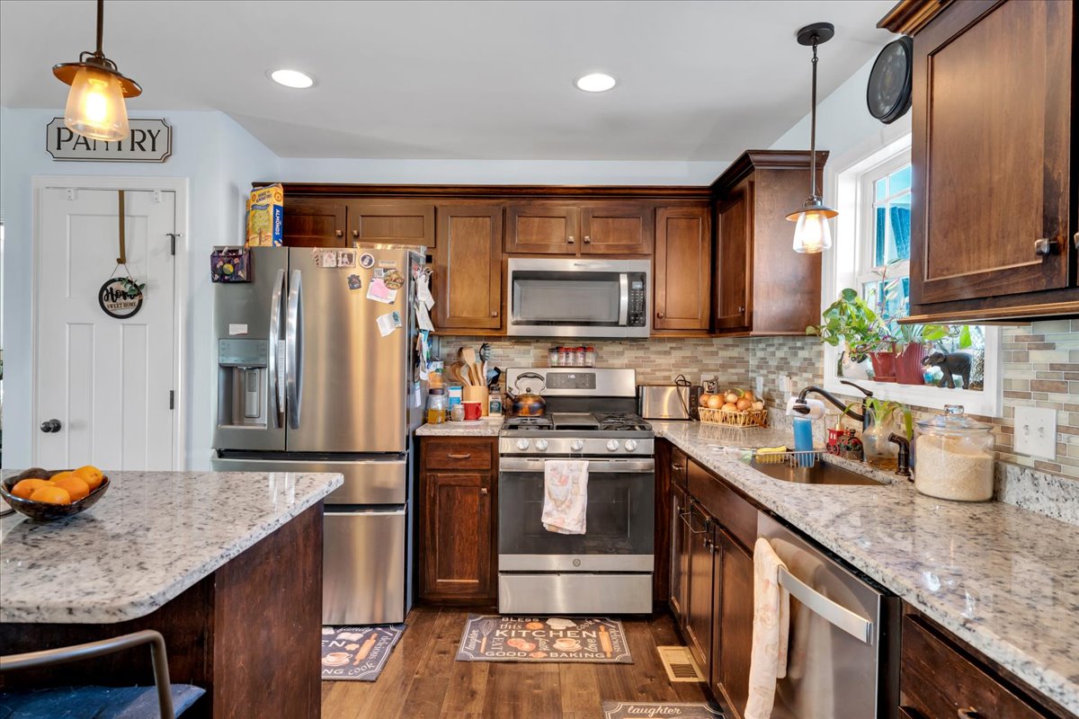 Manchester, Tennessee, 37355, United States, 3 Bedrooms Bedrooms, ,2 BathroomsBathrooms,Residential,For Sale,2007500