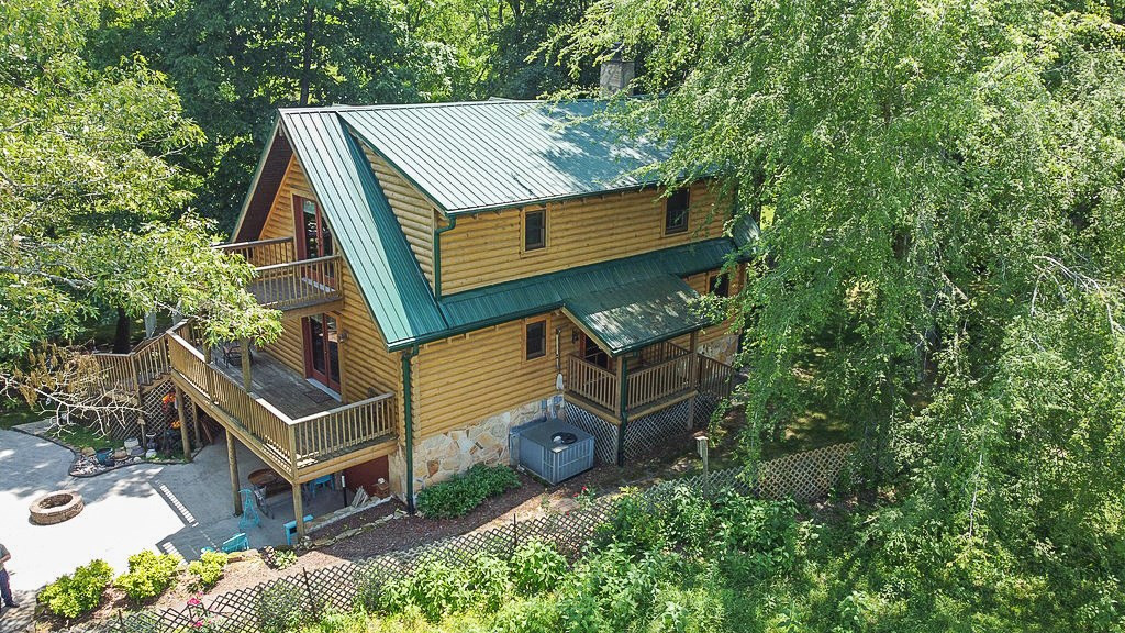 Sevierville, Tennessee, 37876, United States, 2 Bedrooms Bedrooms, ,2 BathroomsBathrooms,Residential,For Sale,1976513